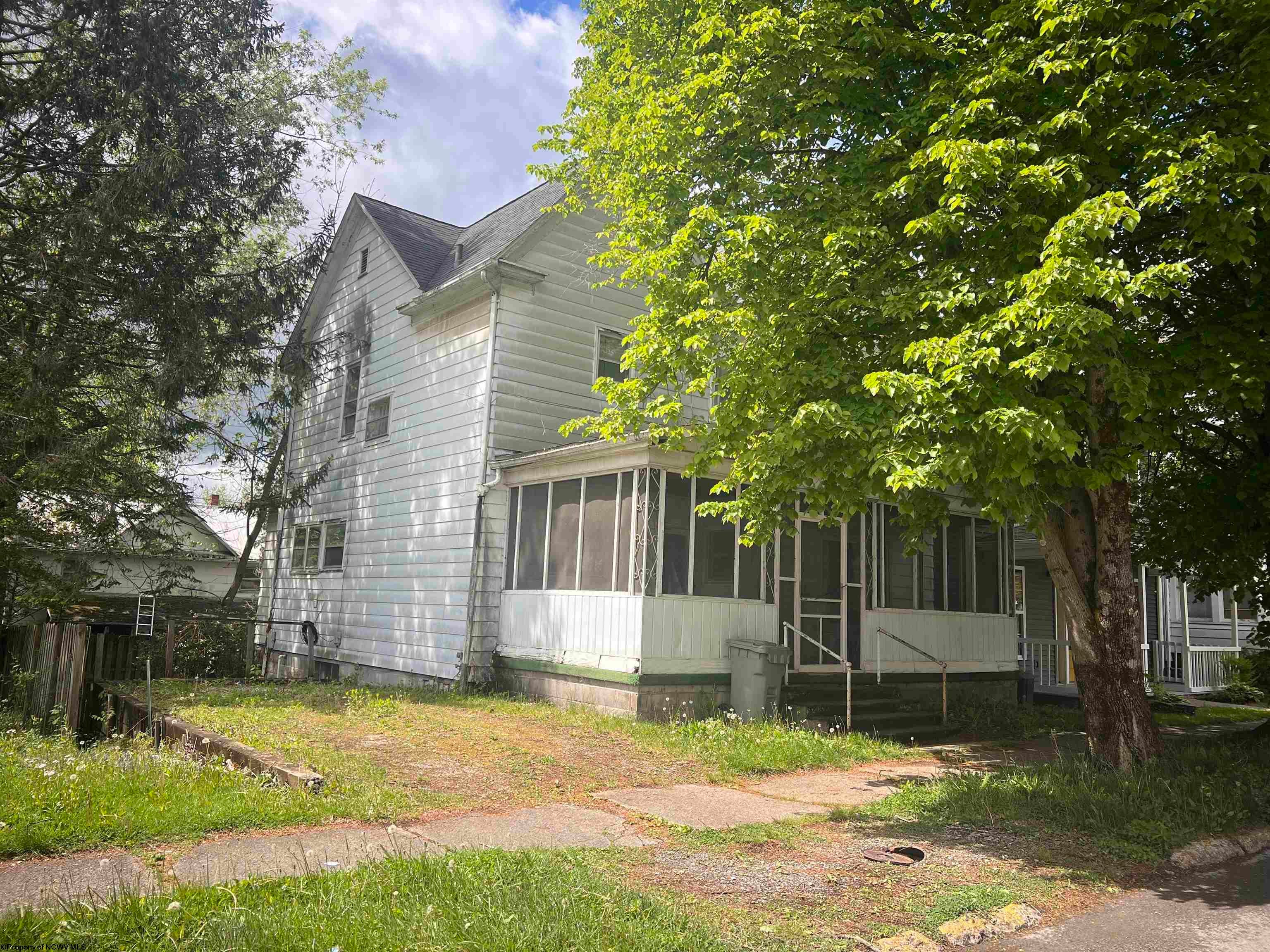 208 First Street — photo