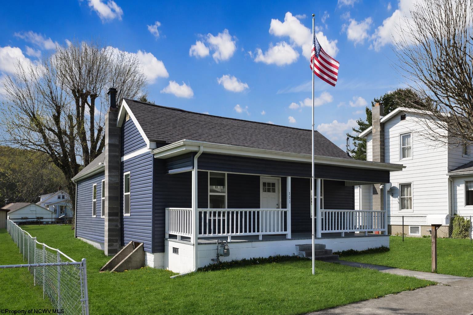 111 Caldwell Street — photo