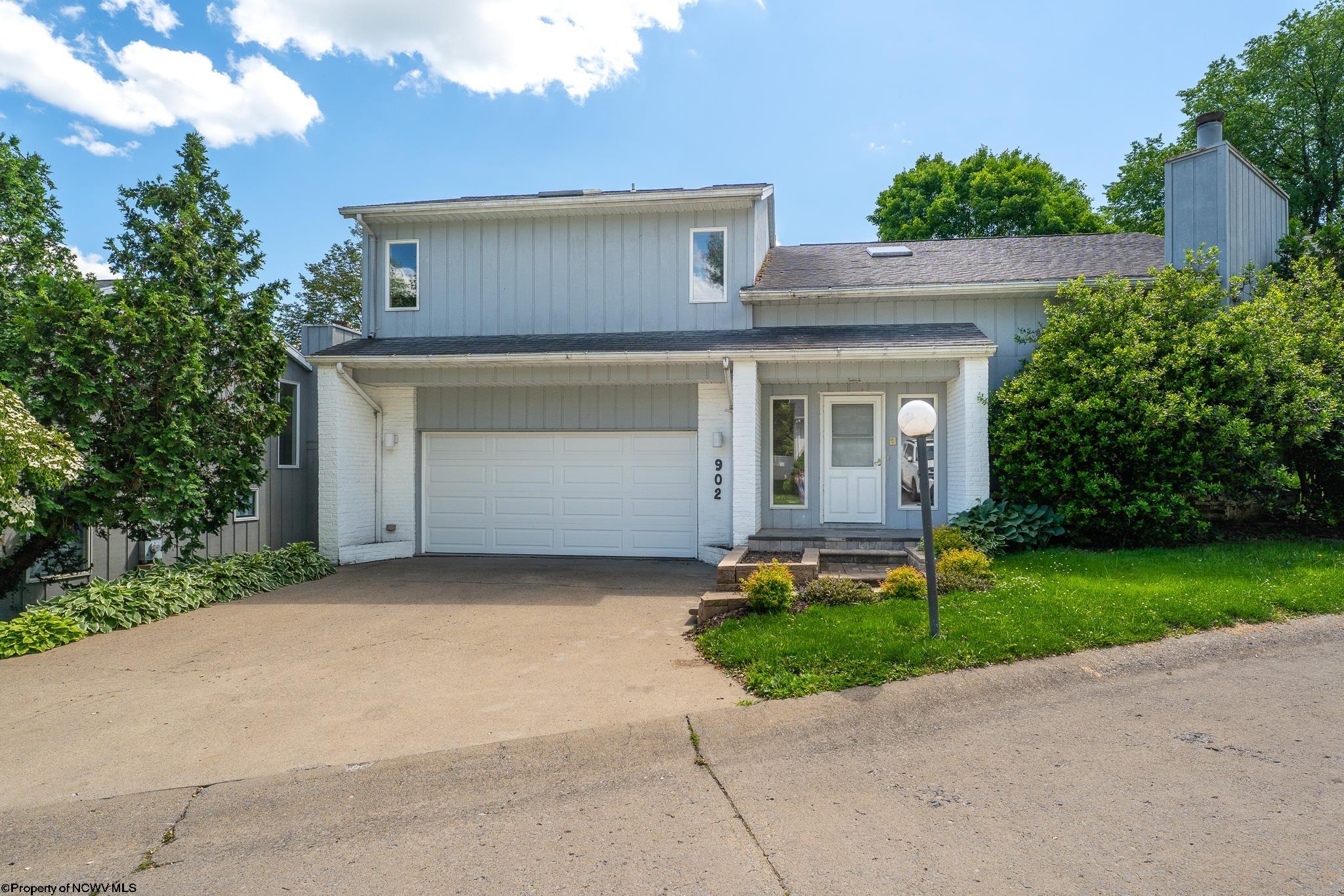 902 Stewart Place — photo