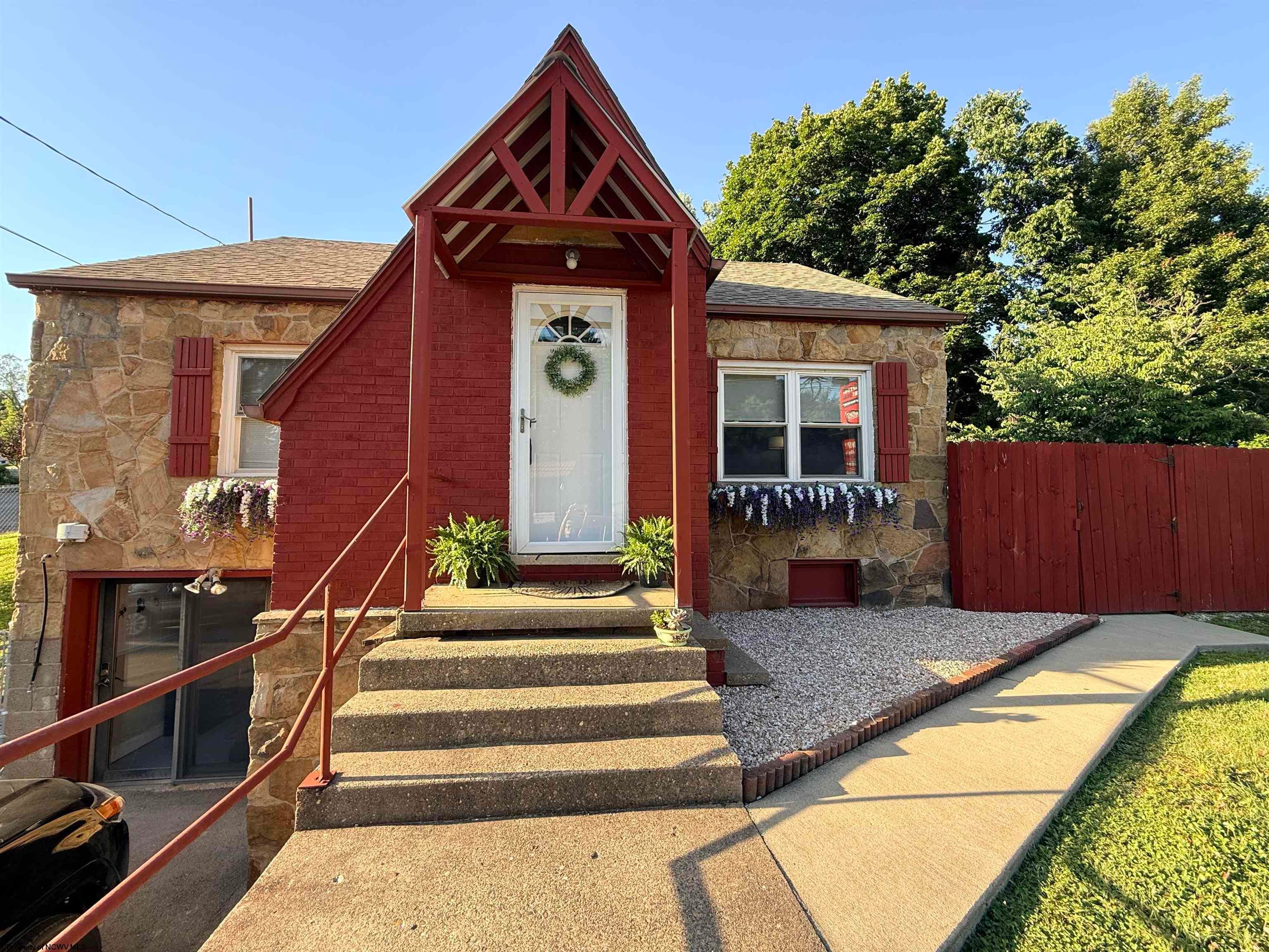 2605 E Main Street — photo