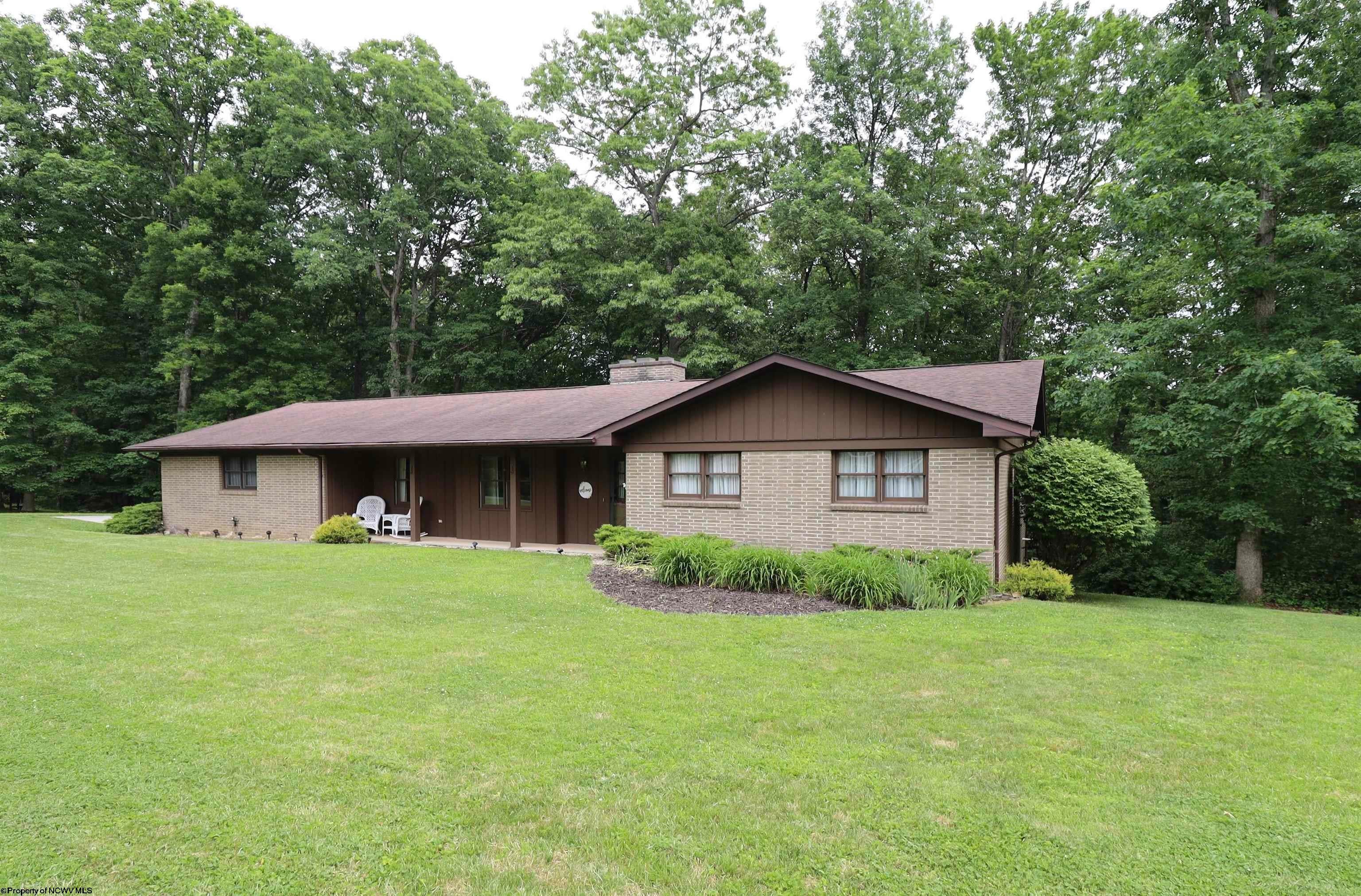 428 Pinewood Drive — photo