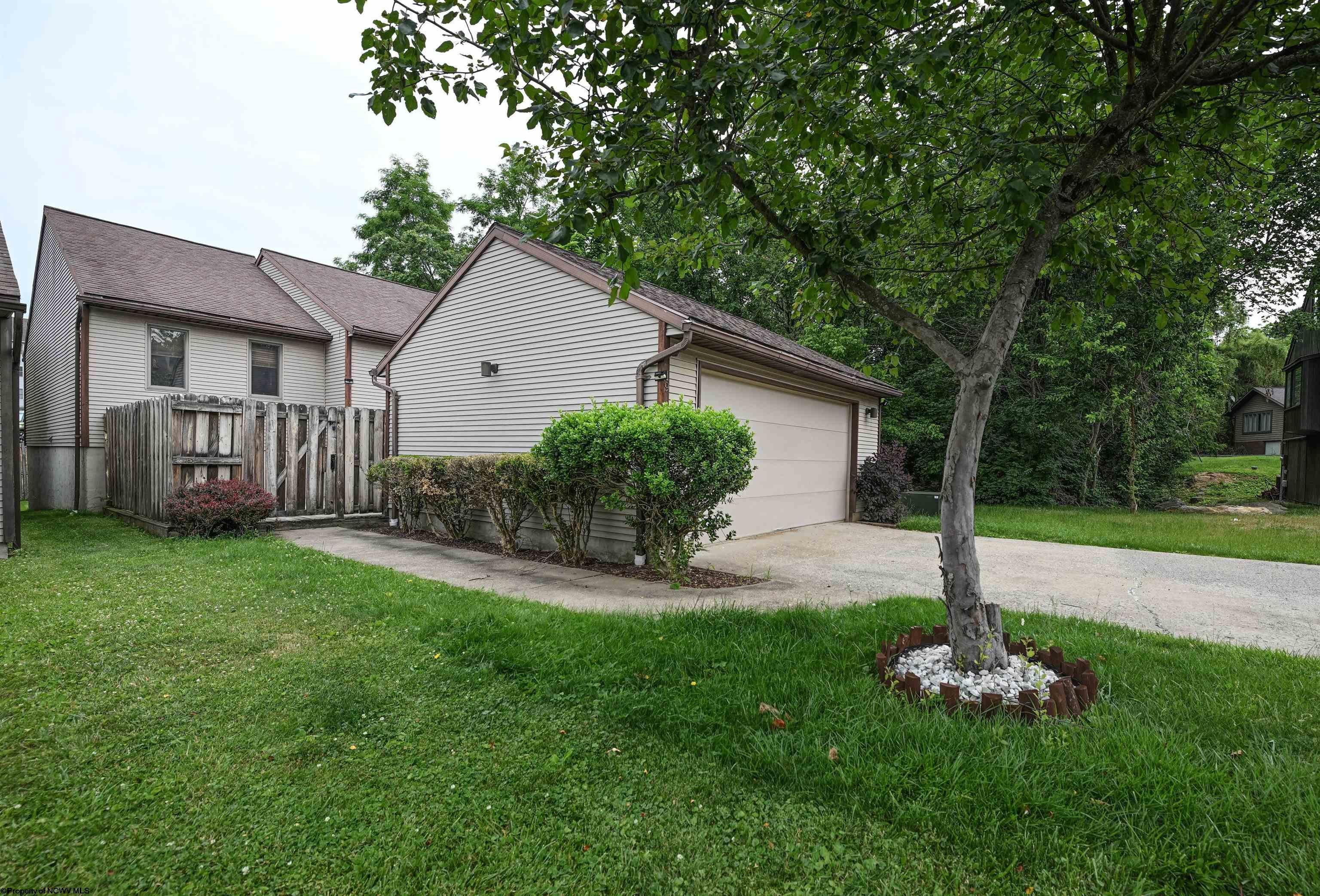 19 Oak Court — photo