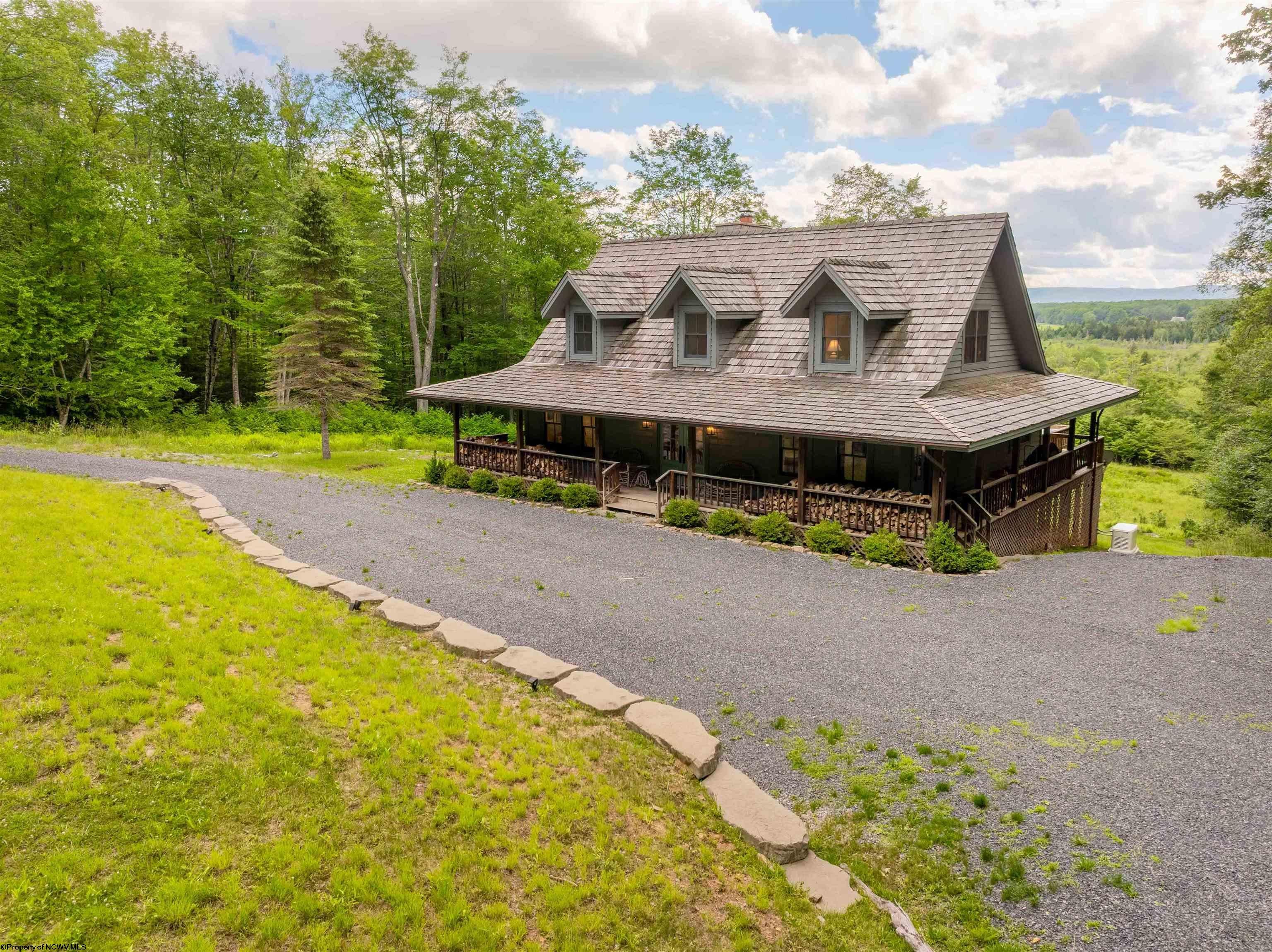 1077 Sand Run Road — photo