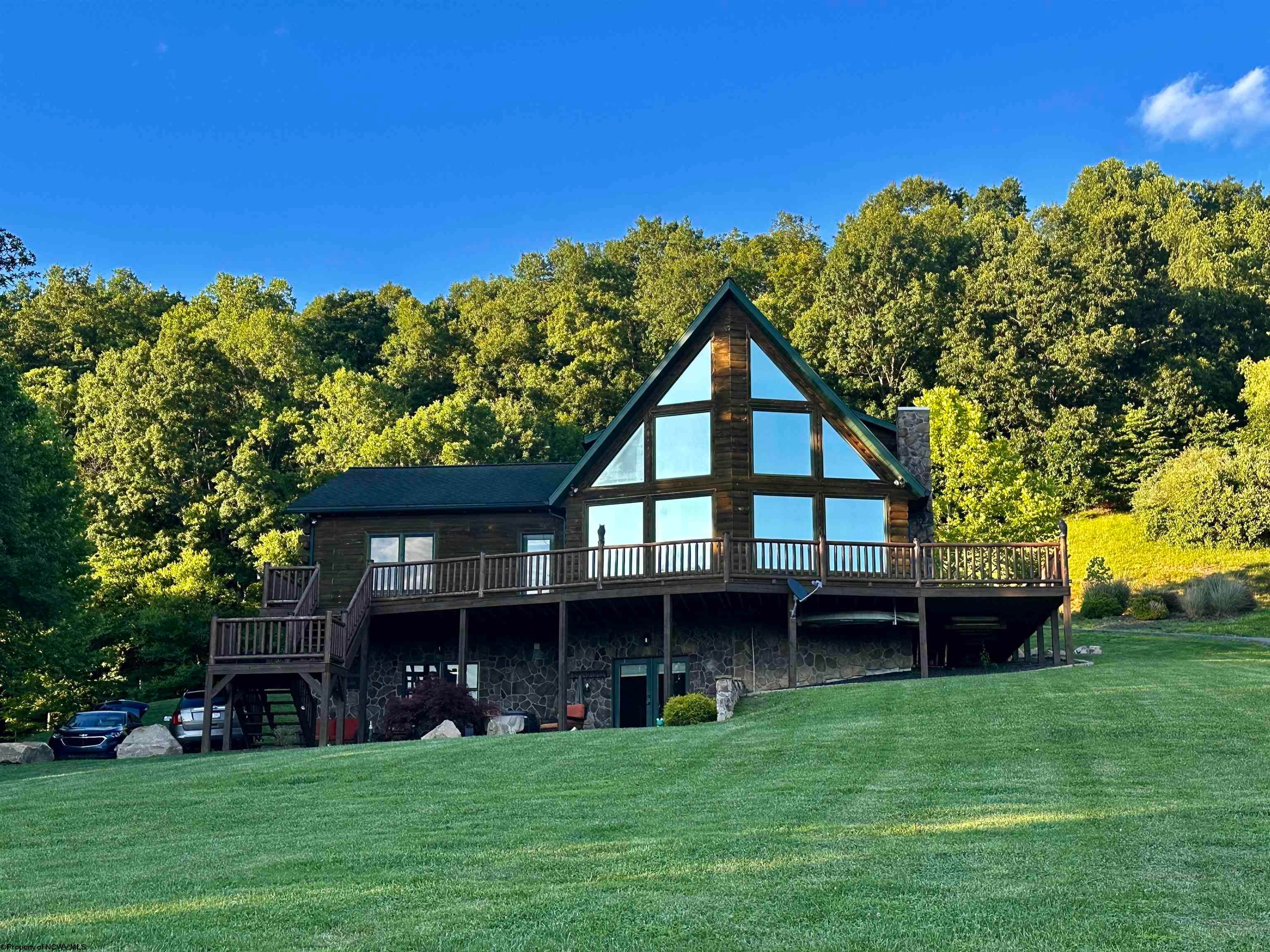 674 Lakeview Drive — photo