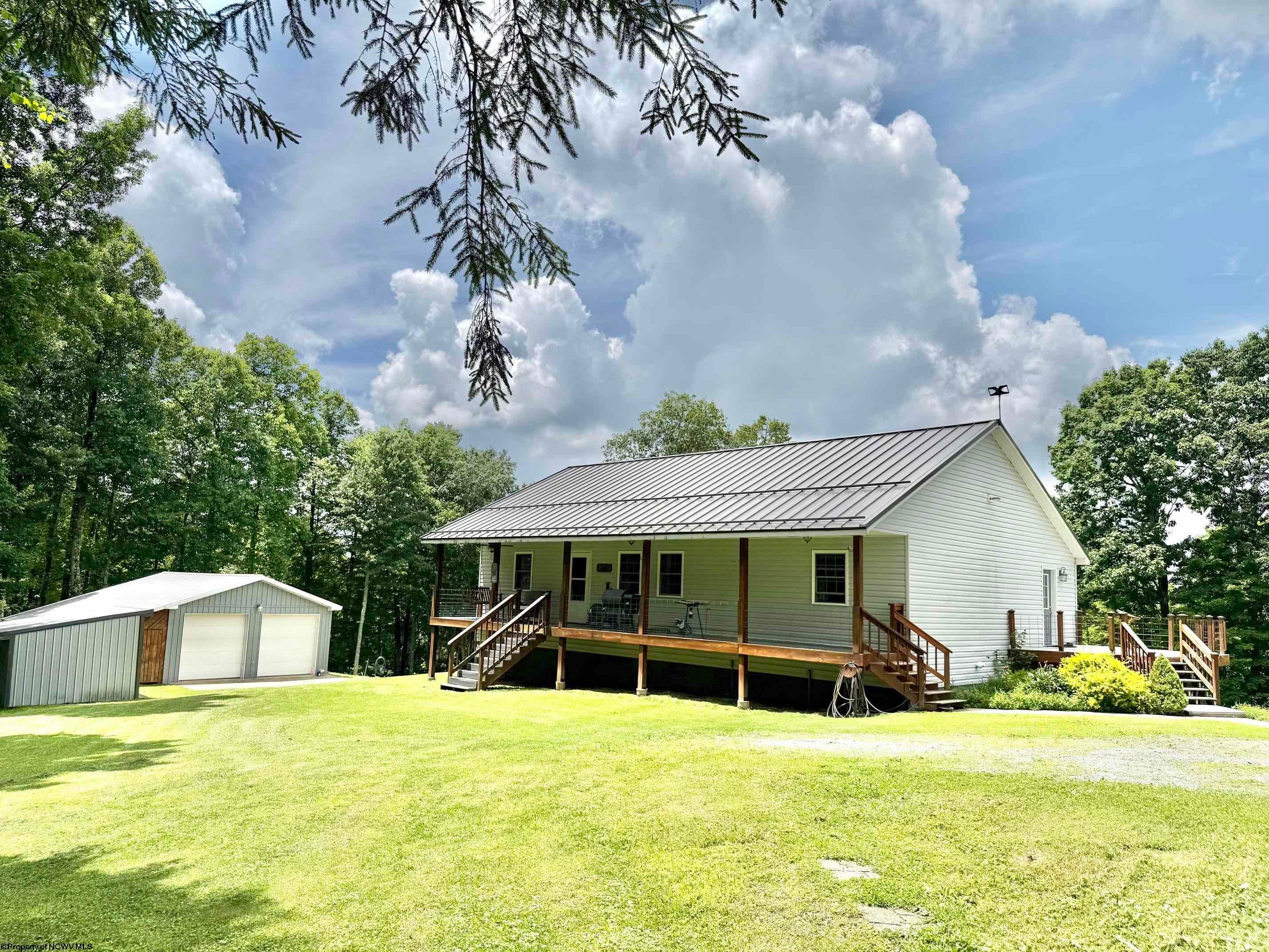 184 Woodstone Lane — photo