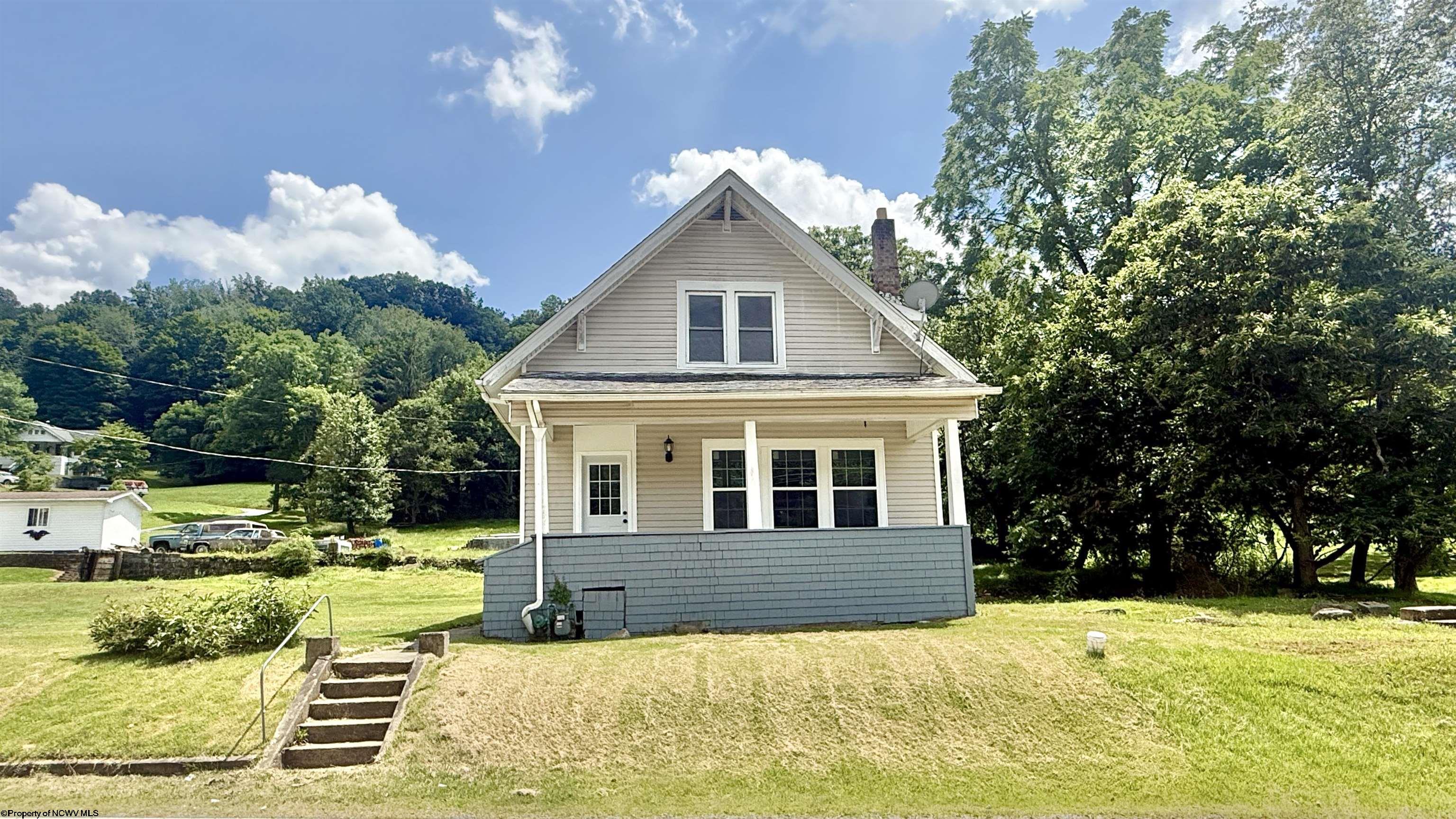 1095 Parkview Road — photo