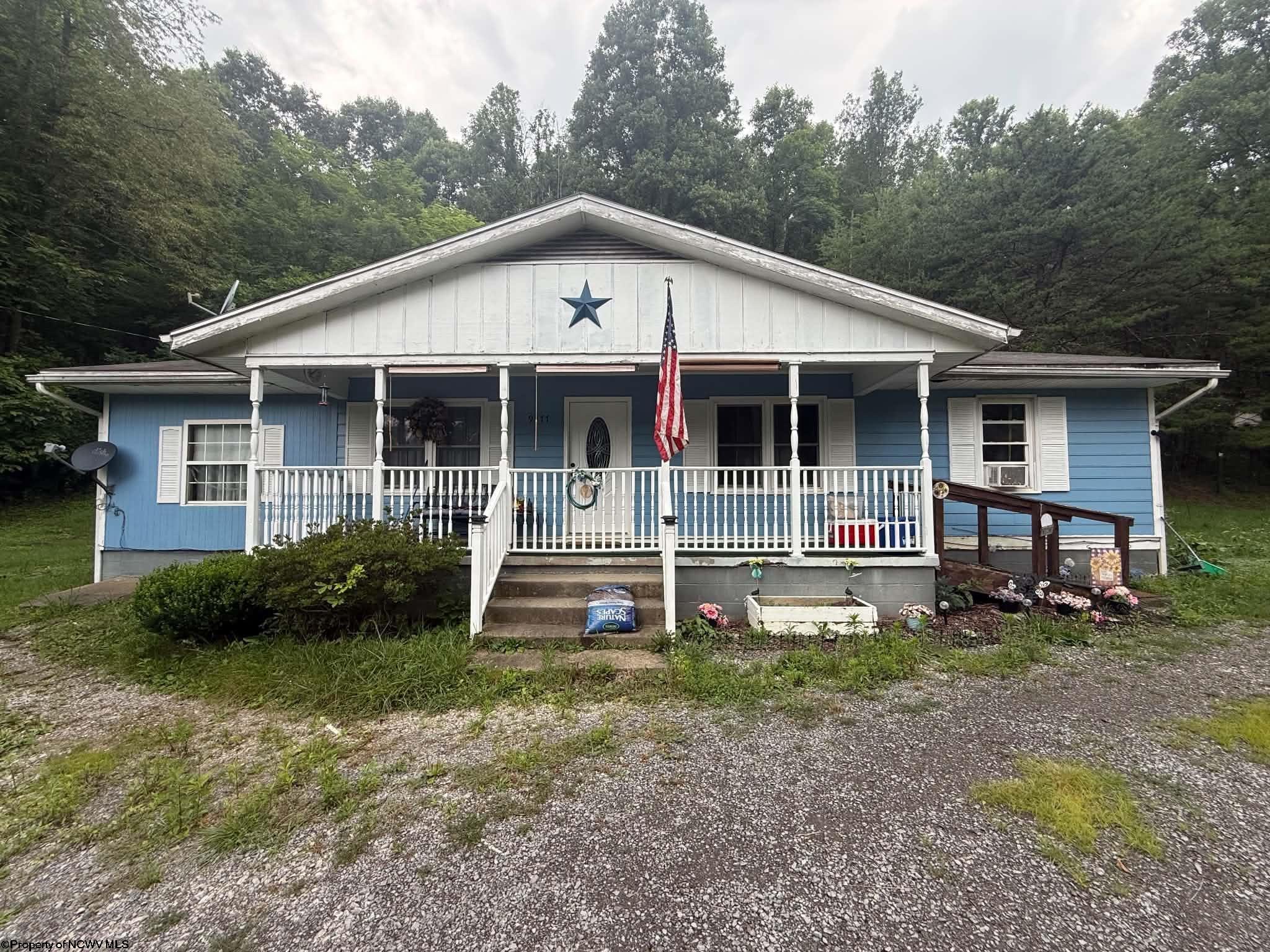 9777 Meathouse Fork Road — photo