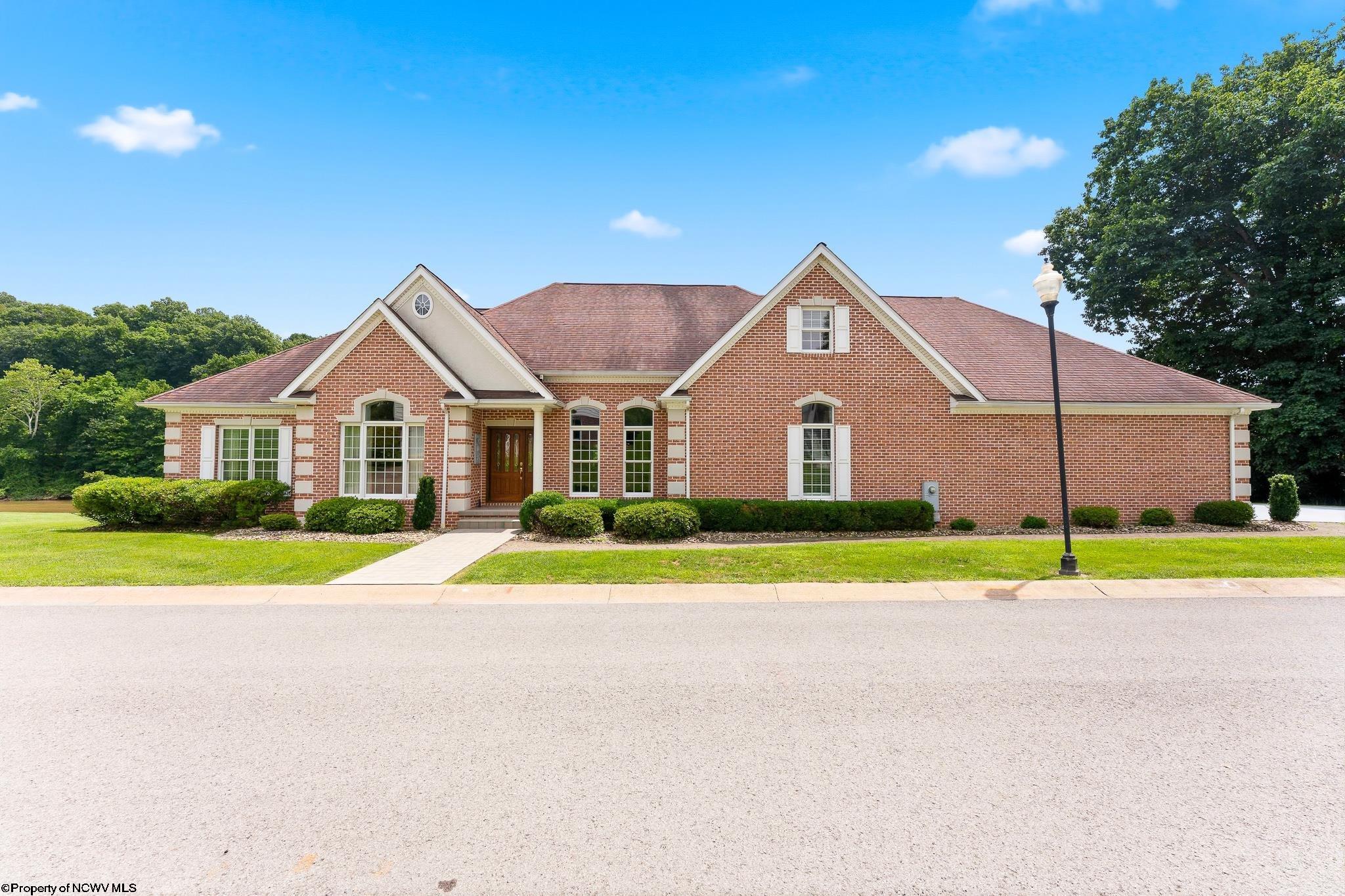 120 Rivercrest Drive — photo