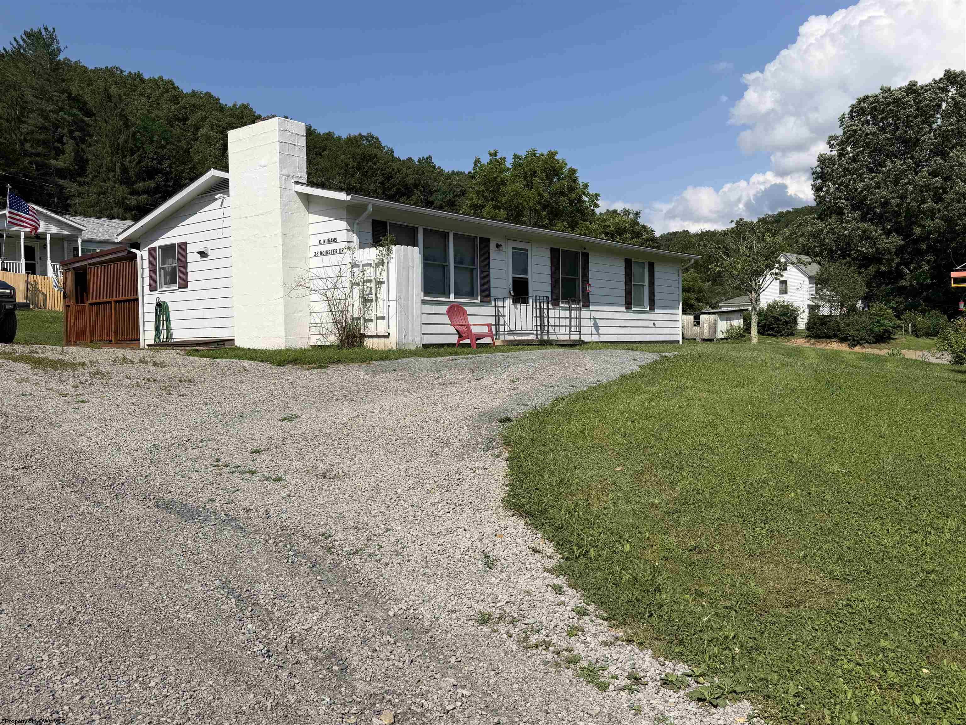 38 Hollister Drive — photo