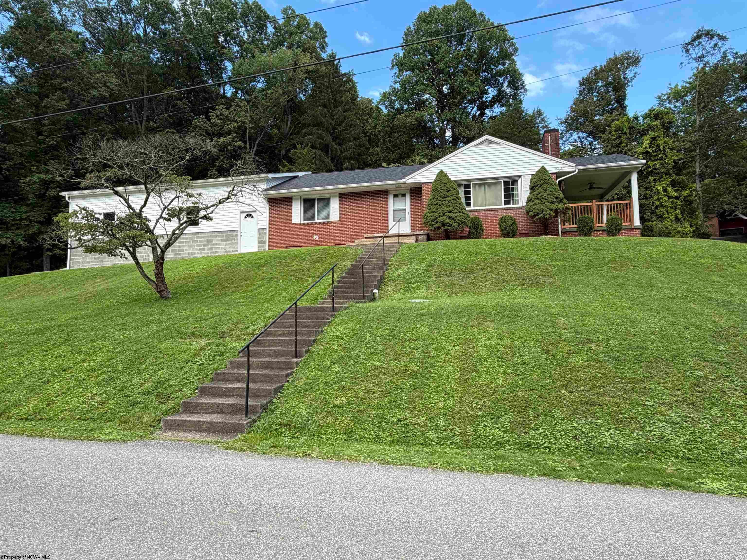 114 Woodlyn Drive — photo