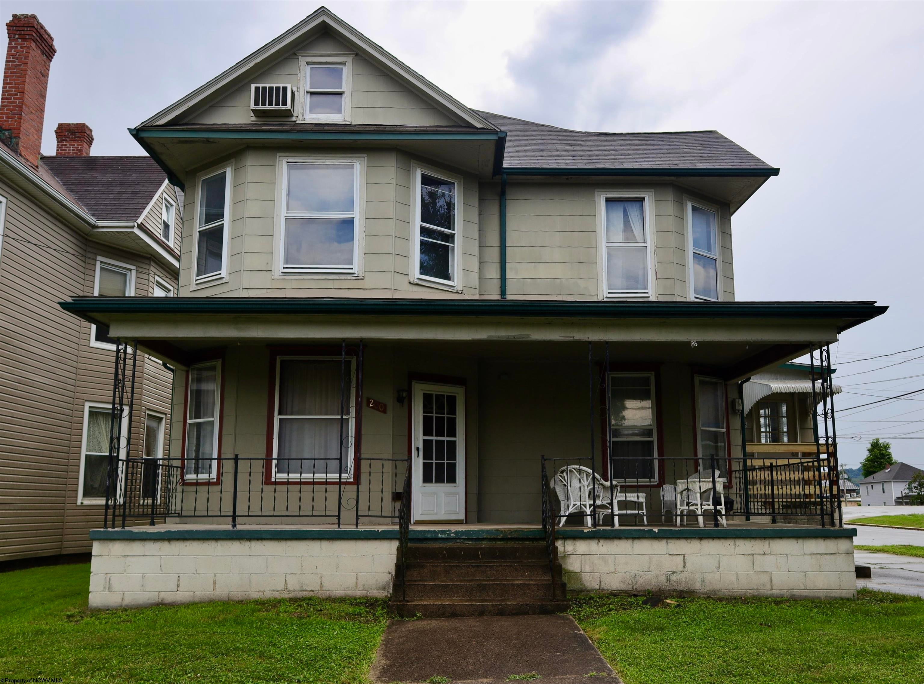 200 Second Street — photo