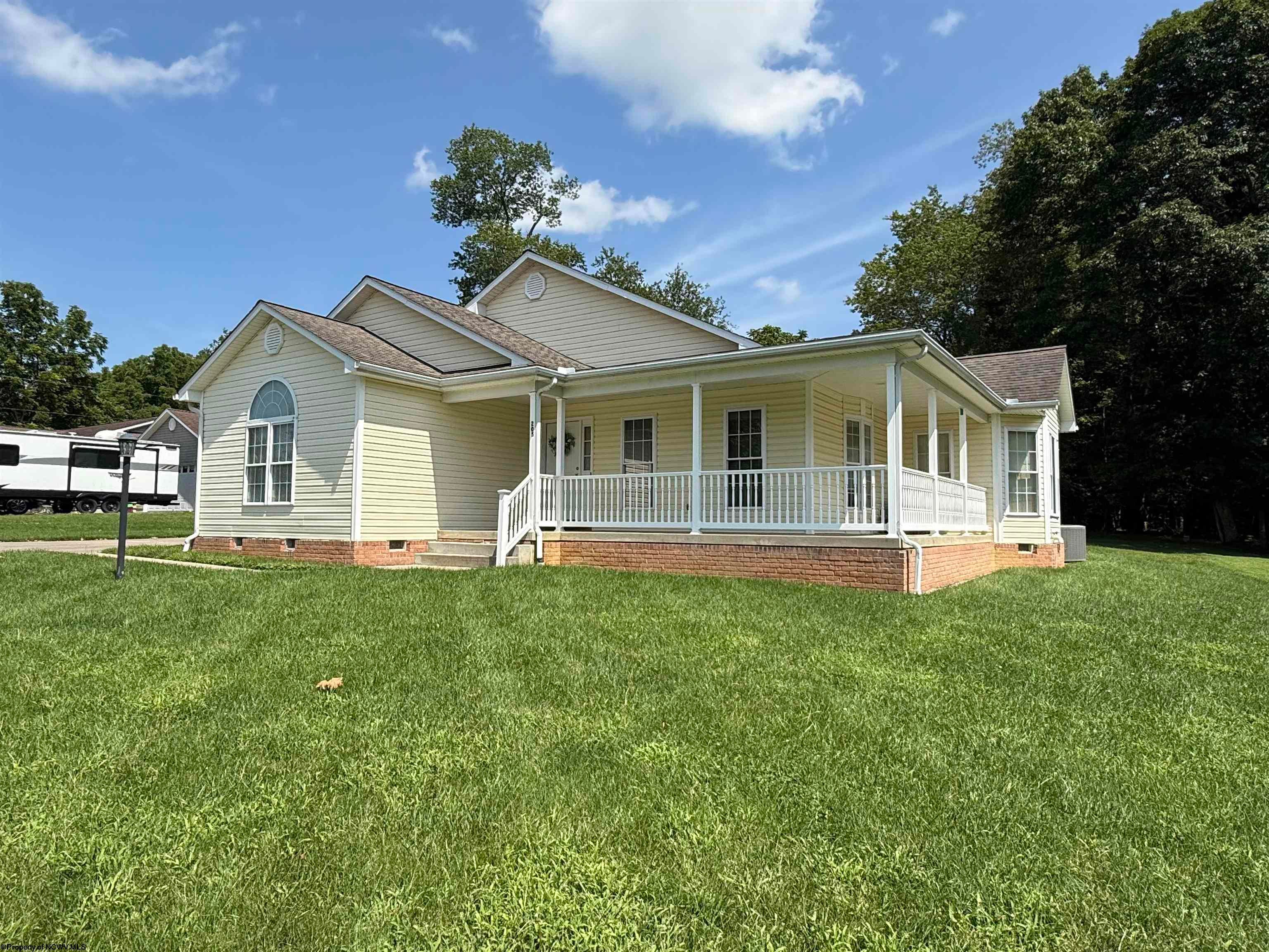 205 Edgewood Estates Road — photo