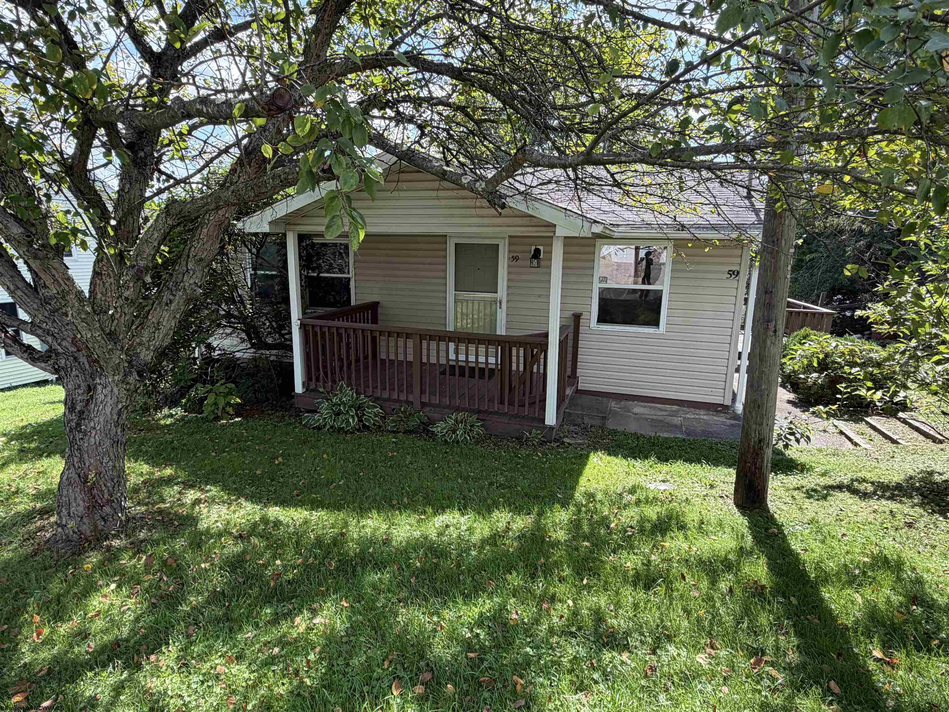 59 Upper Drive — photo