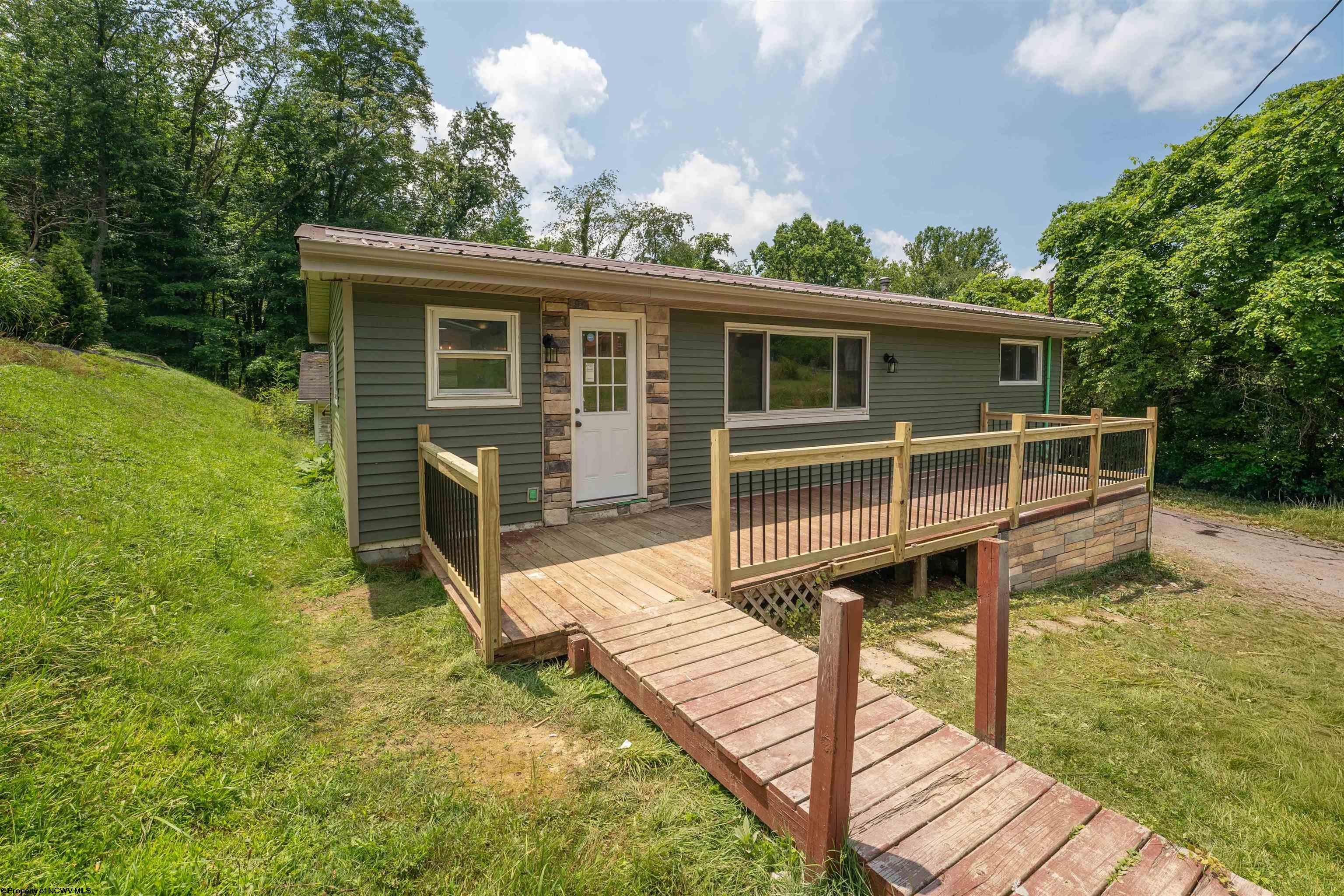 2334 School House Road — photo