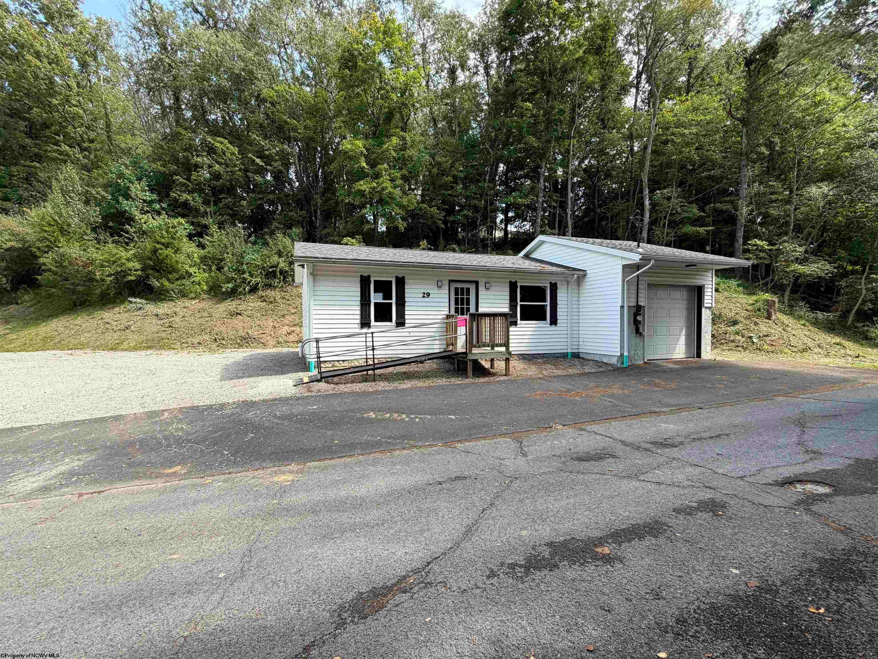 29 Ruby DR, White Hall, WV 26554 — photo 2