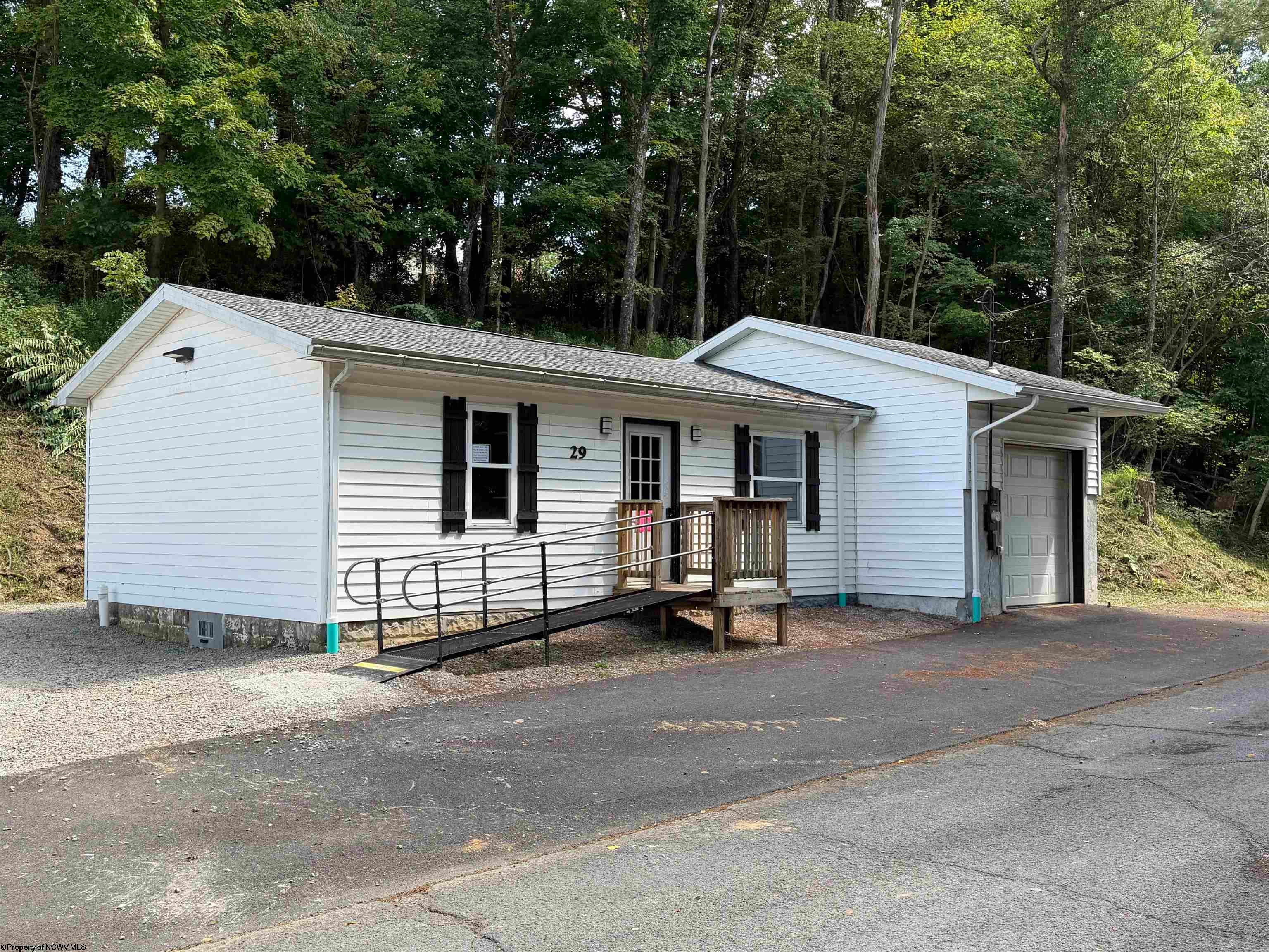 29 Ruby DR, White Hall, WV 26554 — photo 3