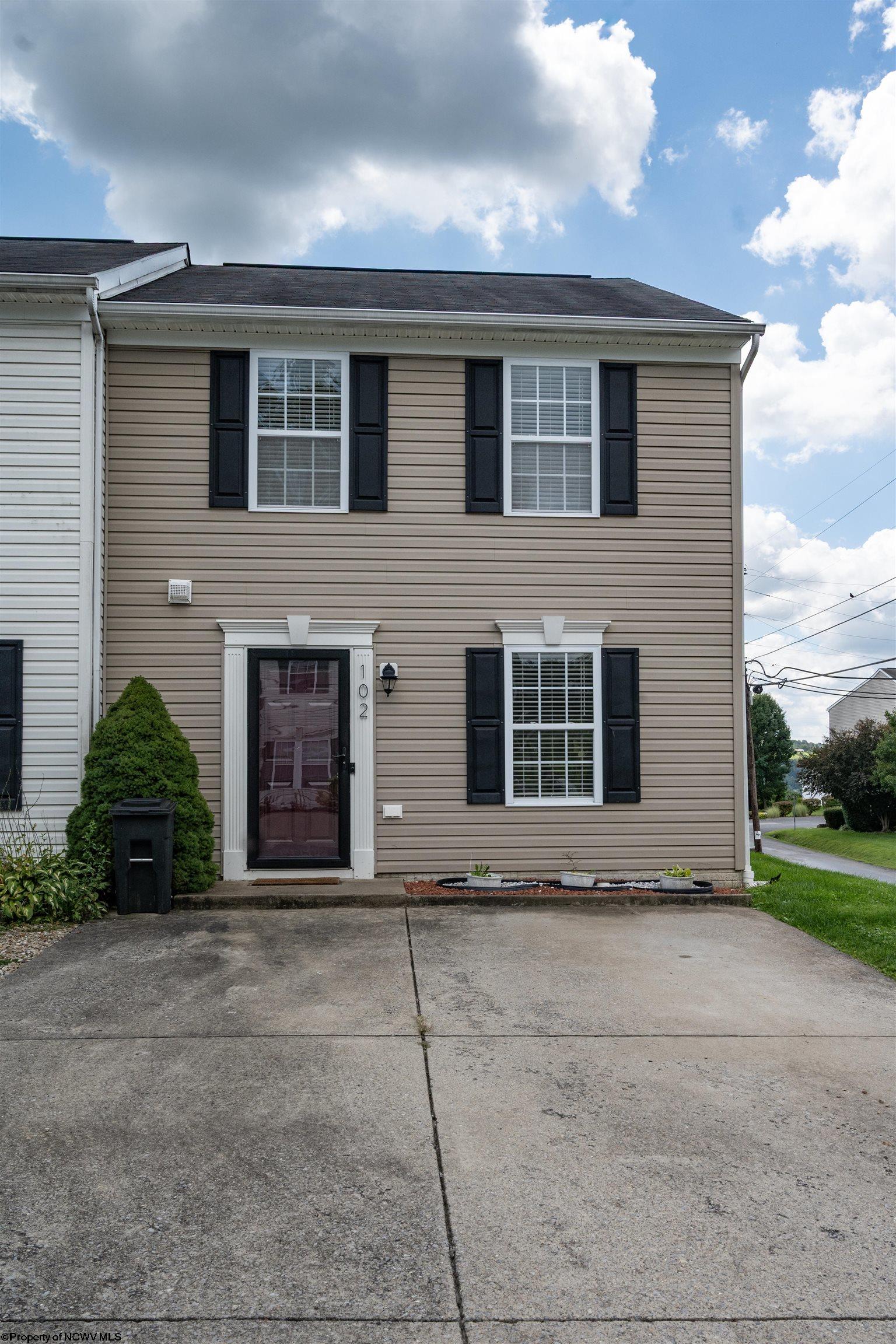 102 Park Place Drive — photo