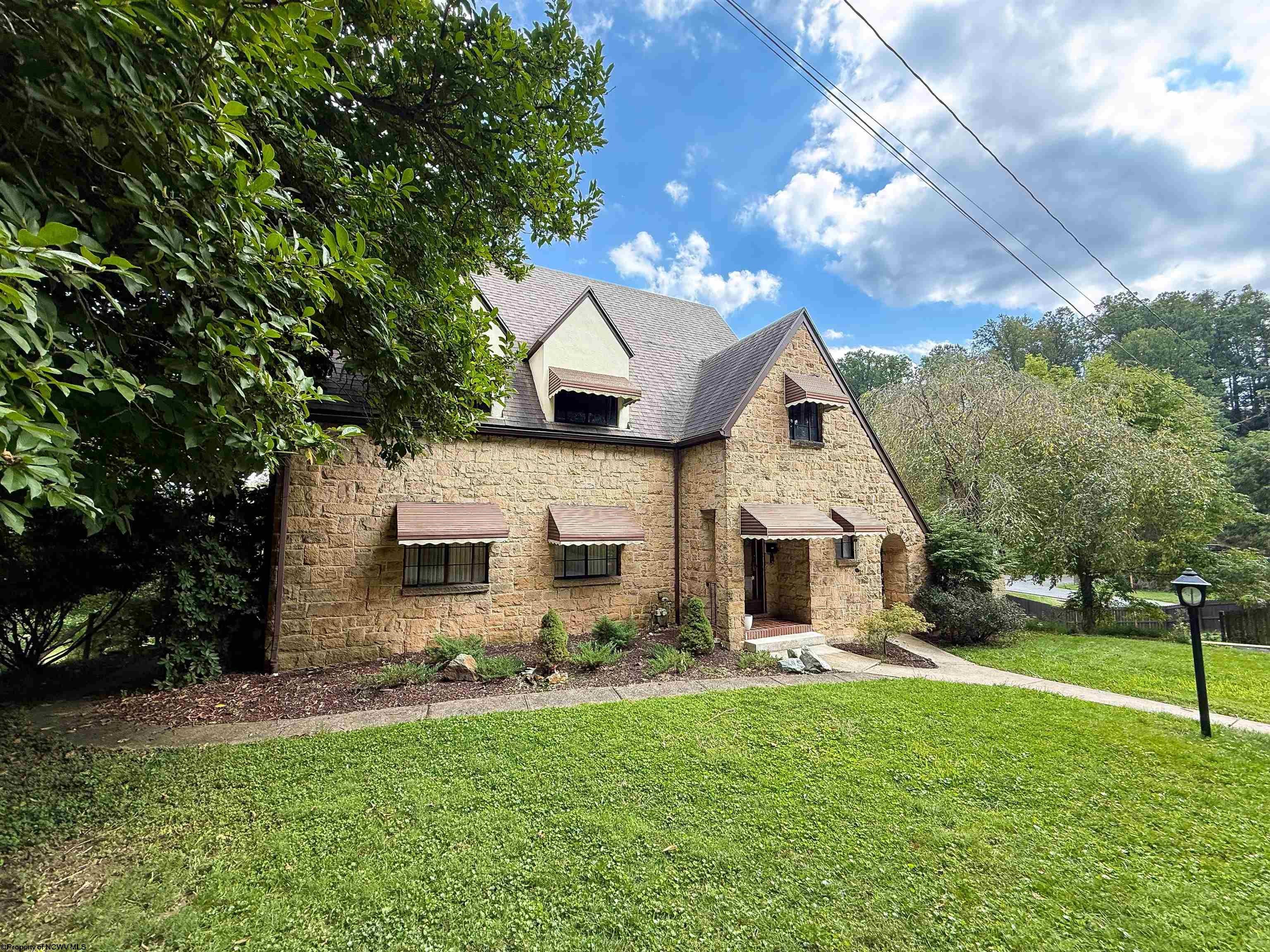1038 Sunset Drive — photo