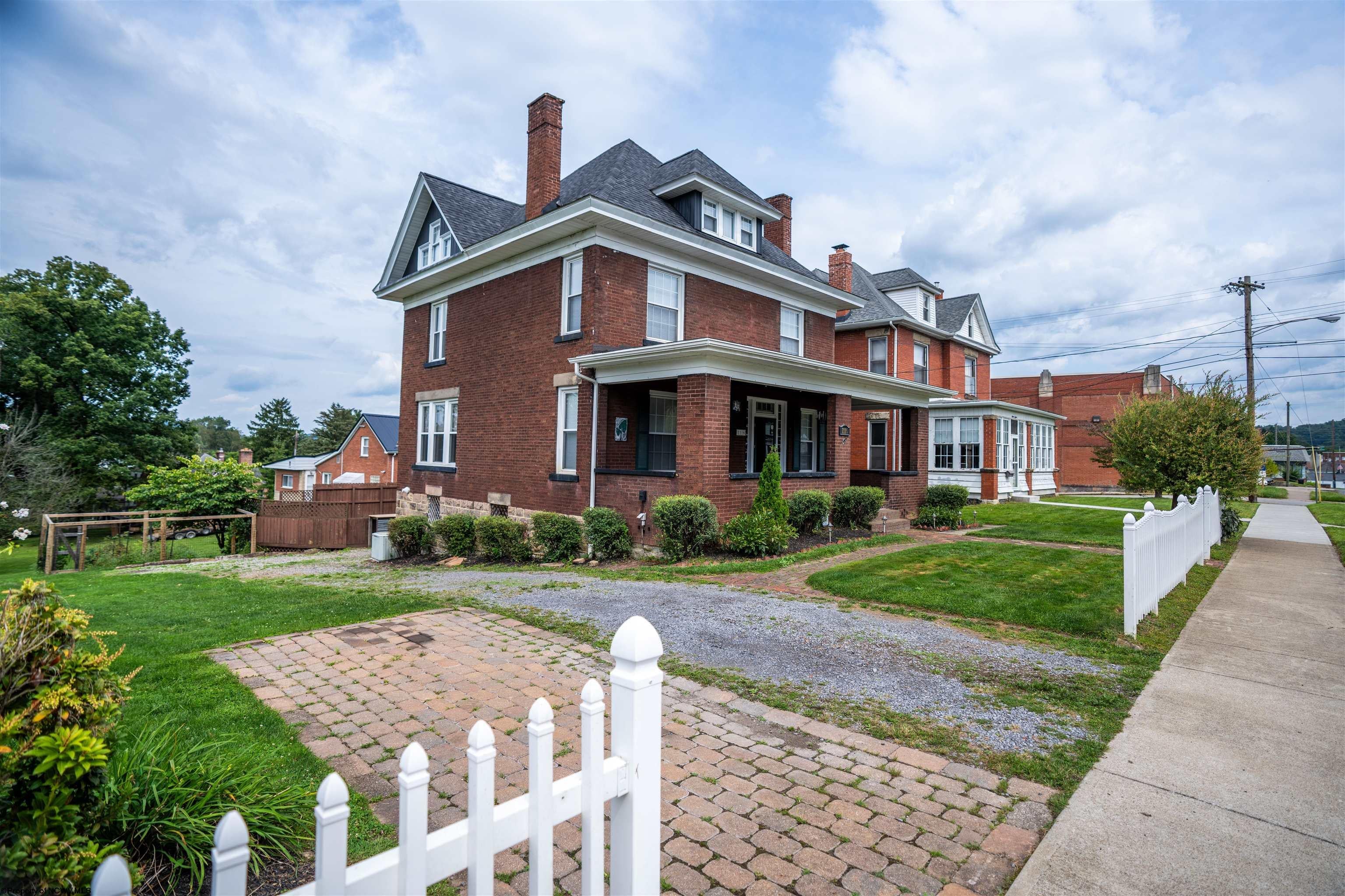 1116 Morgantown Avenue — photo