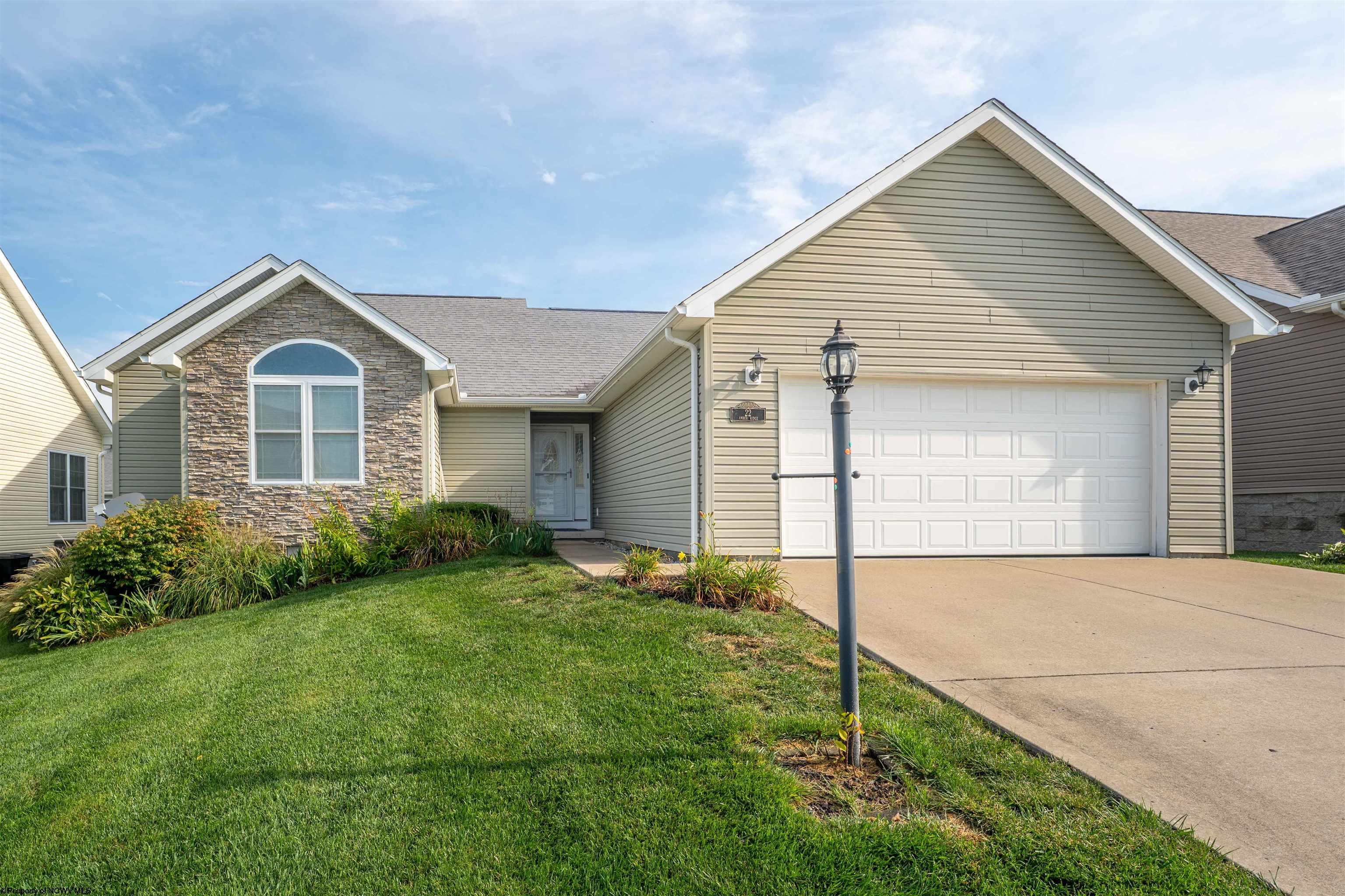 22 Amber Ridge Drive — photo