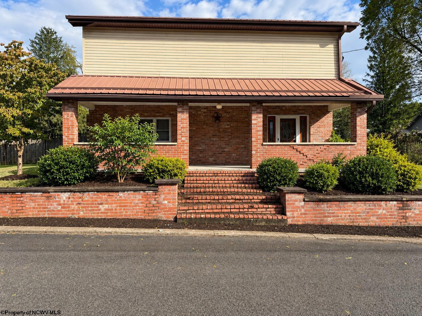 306 Naomi Street — photo