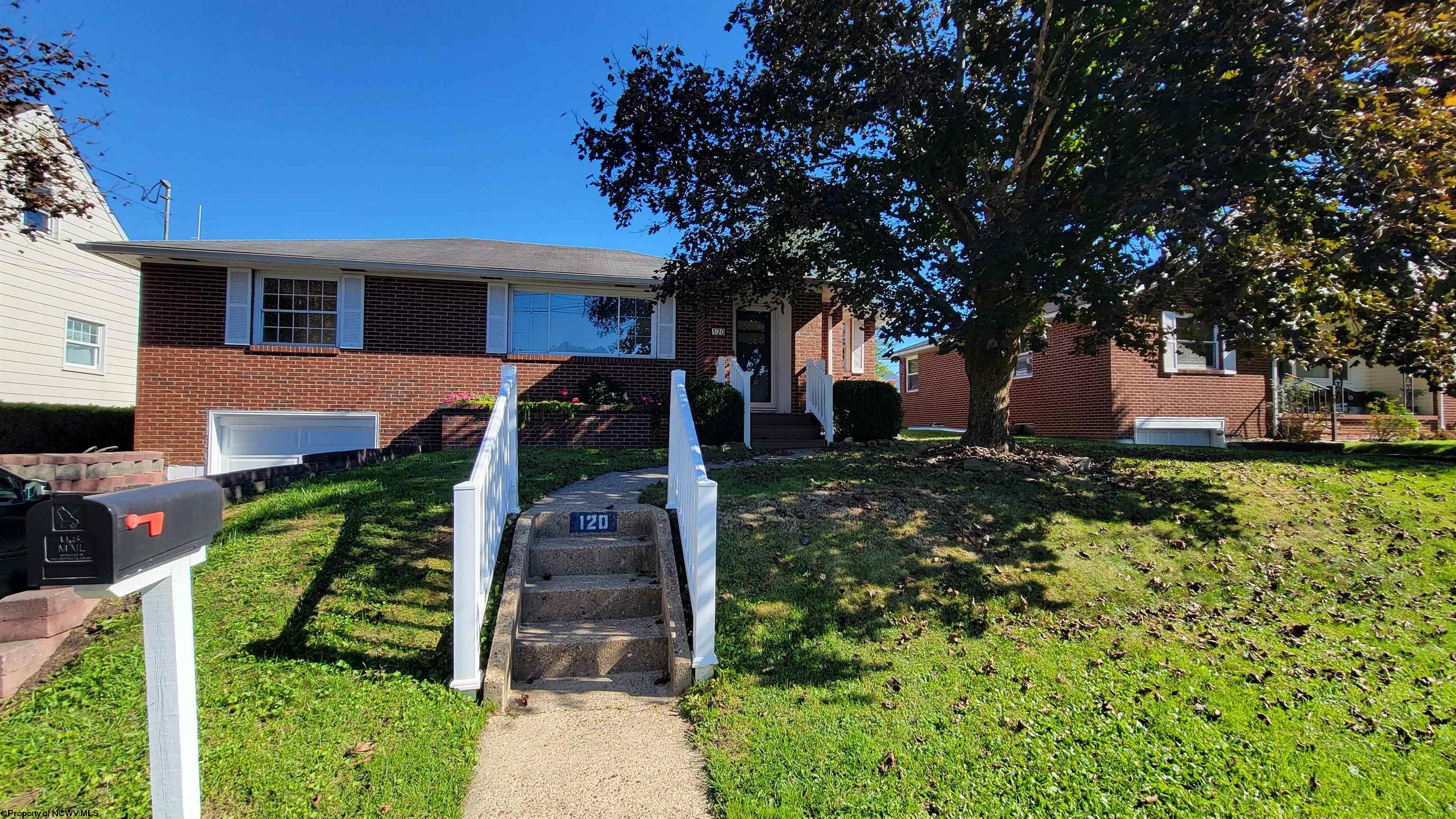 120 Seneca Drive — photo