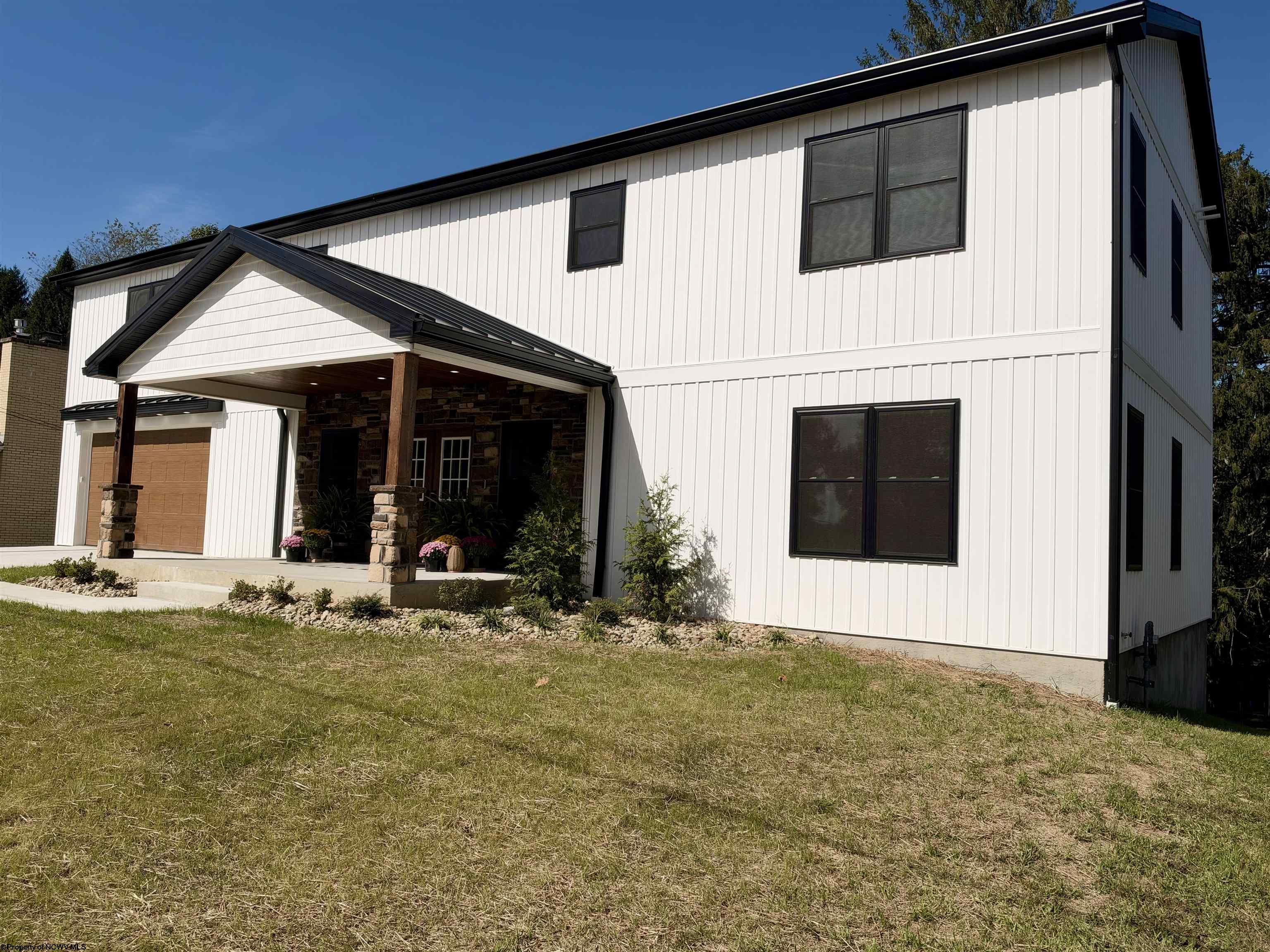 941 Farms Drive — photo