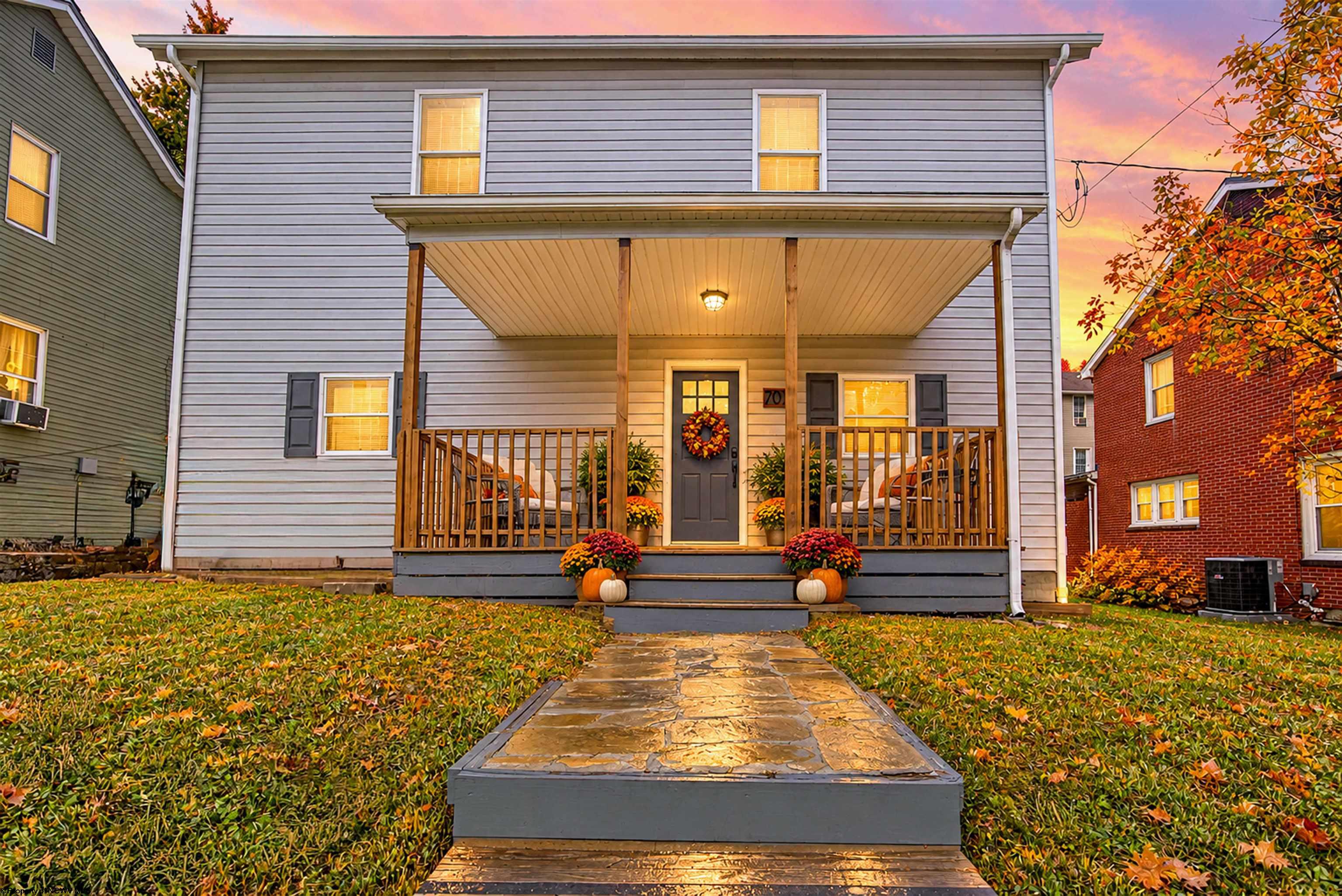 707 Gaston Avenue — photo