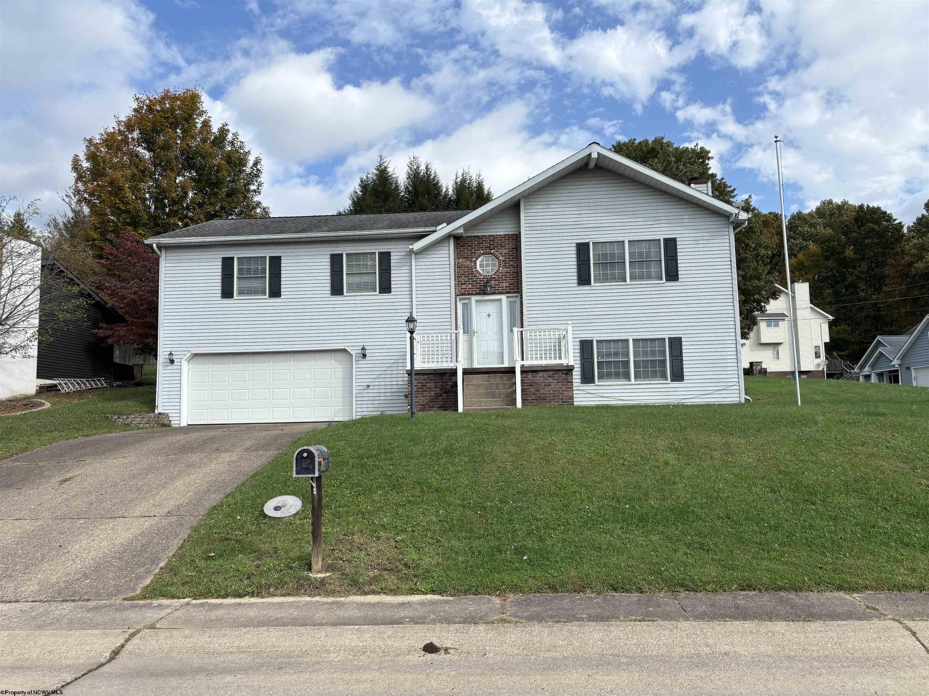 110 Jennifer Lane — photo