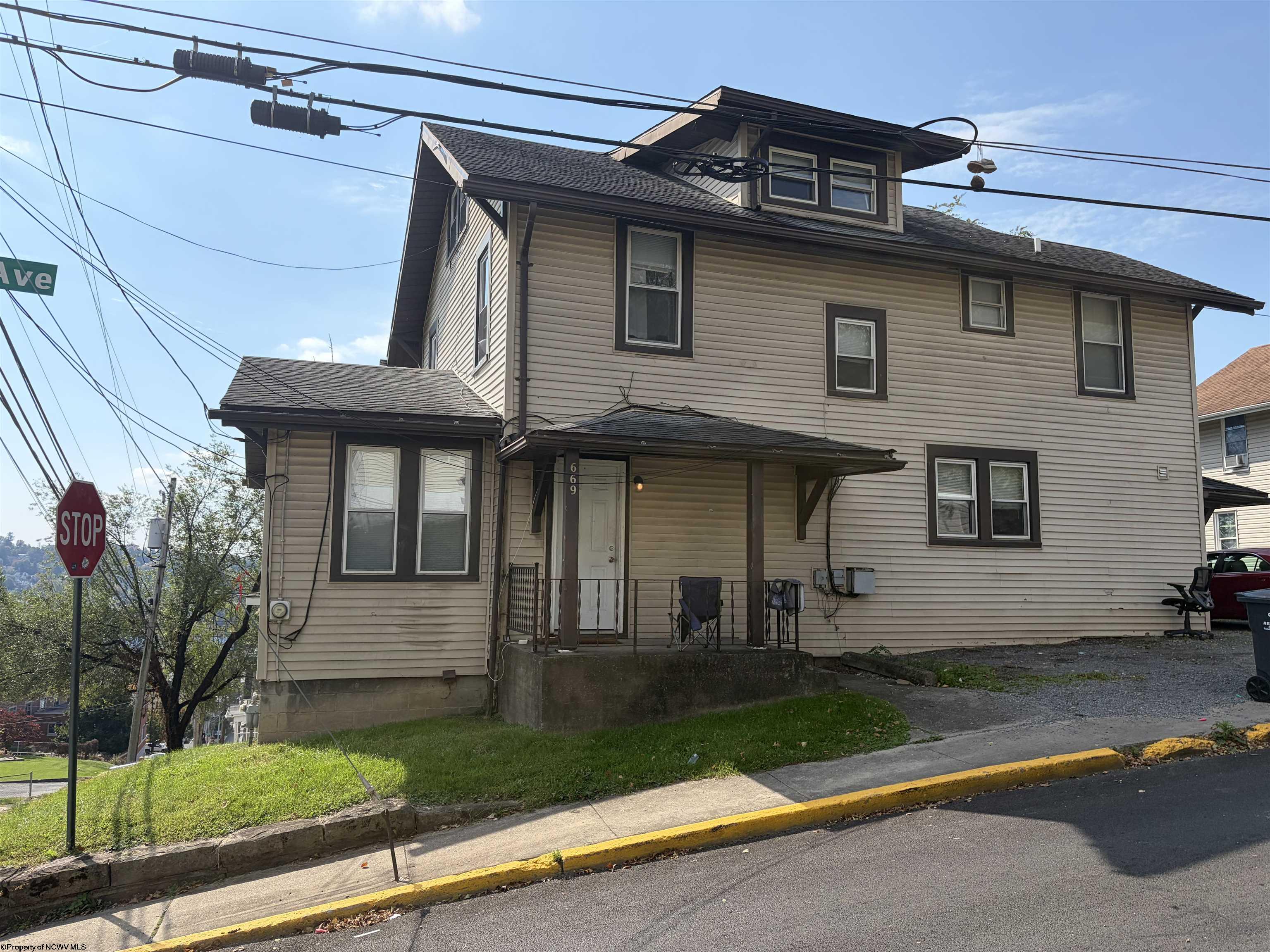 669 Price Street — photo