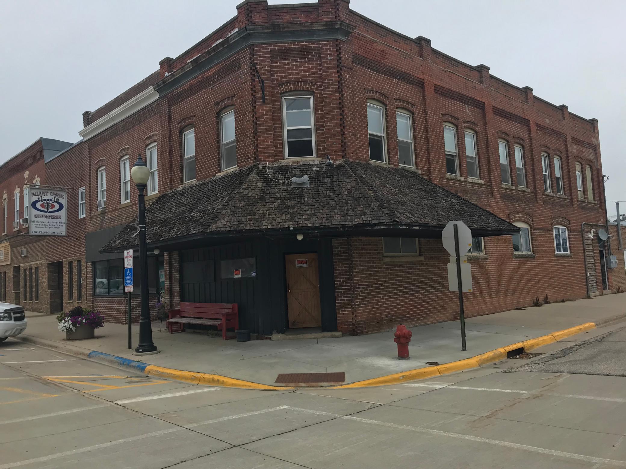 145 S Broadway Street — photo