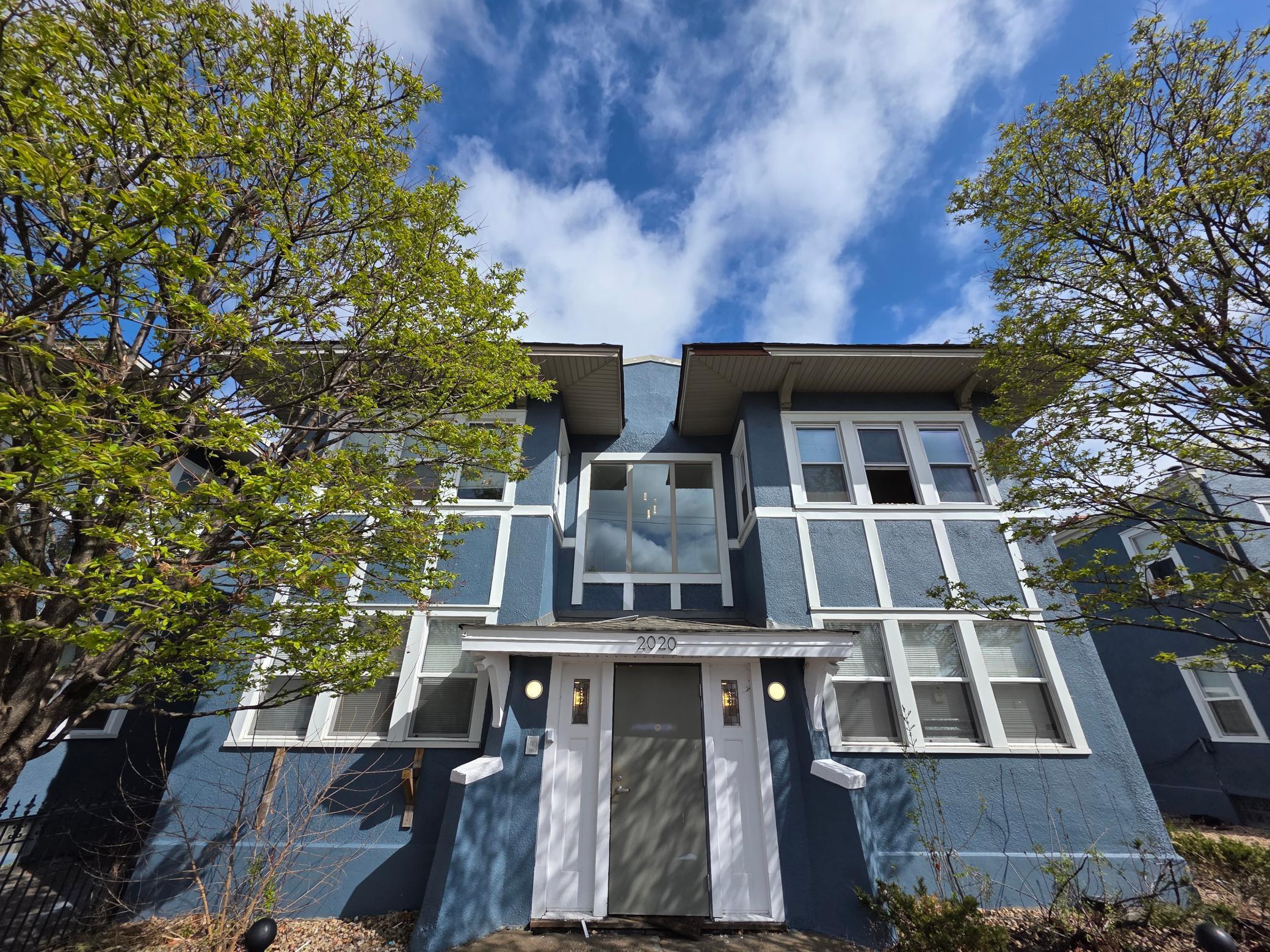 2020 E Franklin Avenue — photo