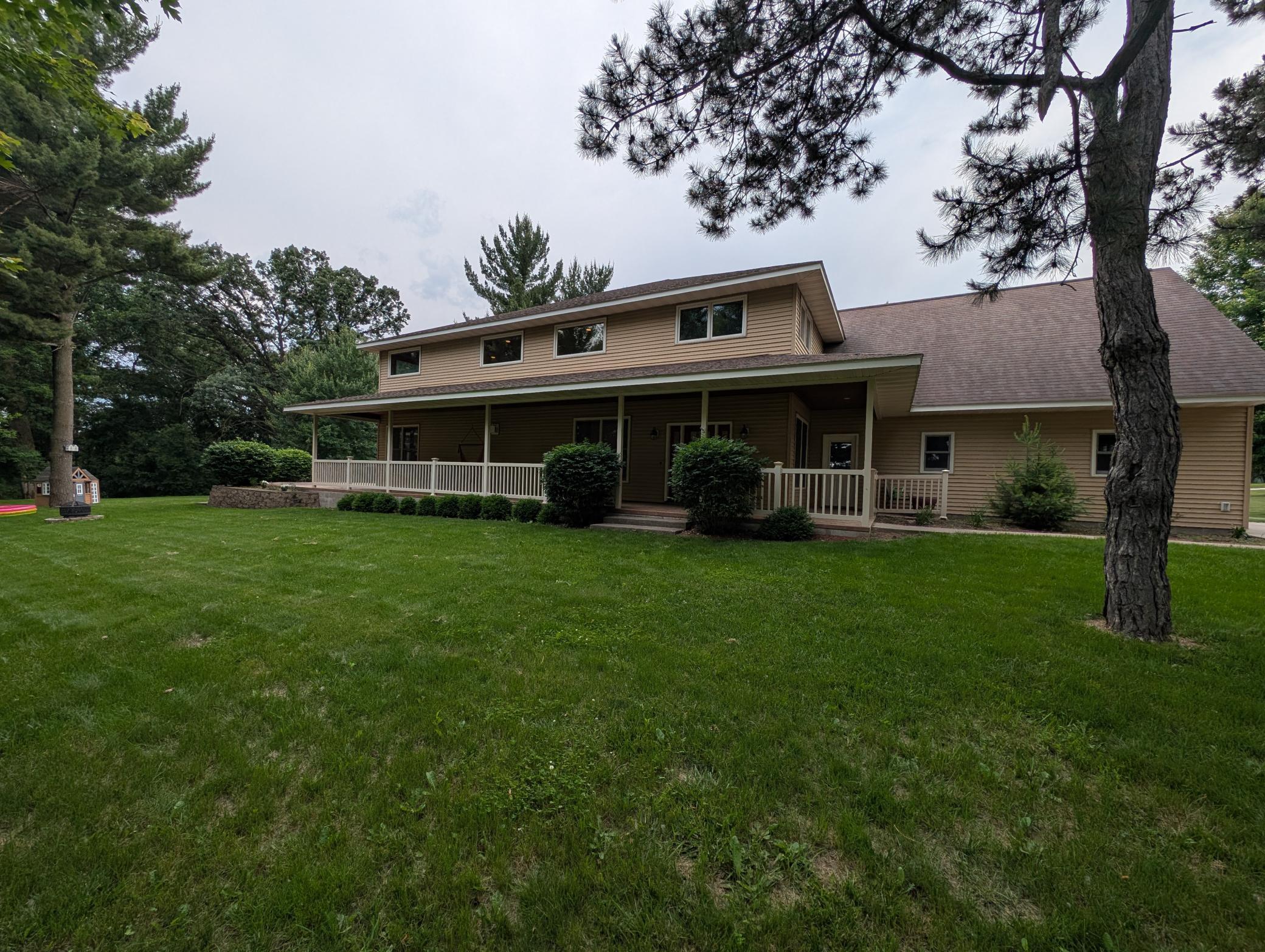 300 Sugarloaf Parkway — photo