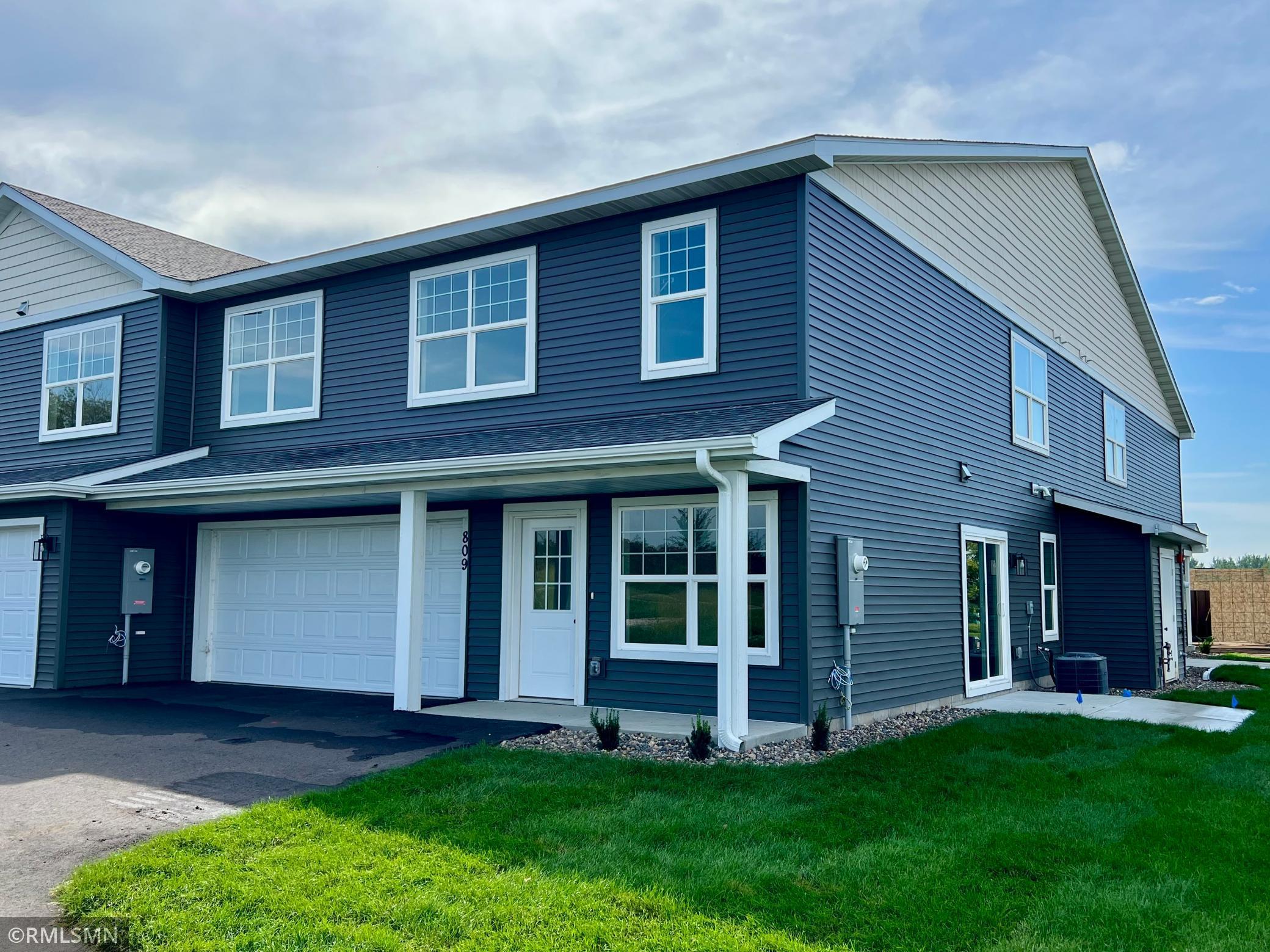809 Tomahawk Court — photo
