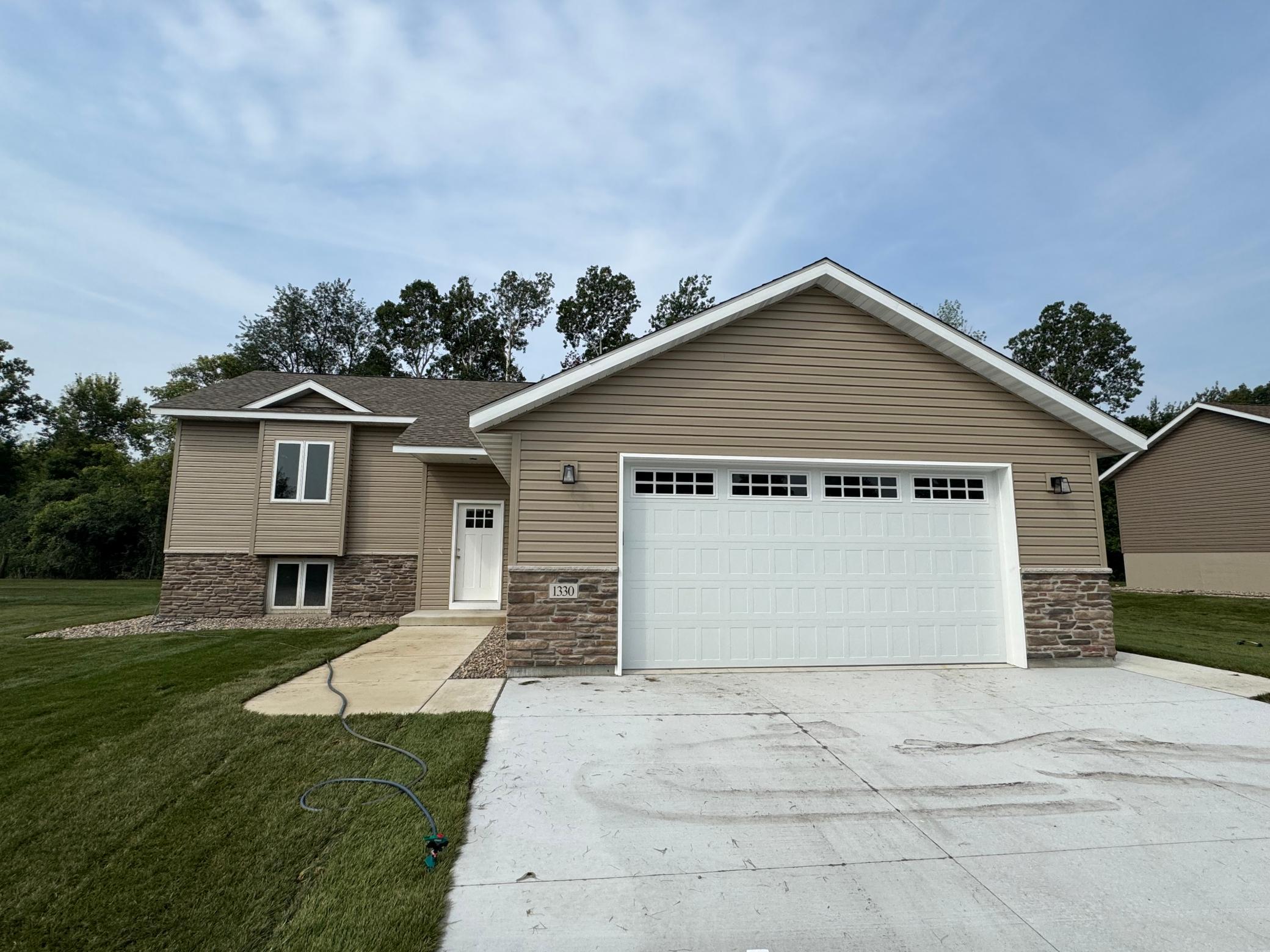 1330 Greenleaf Road — photo
