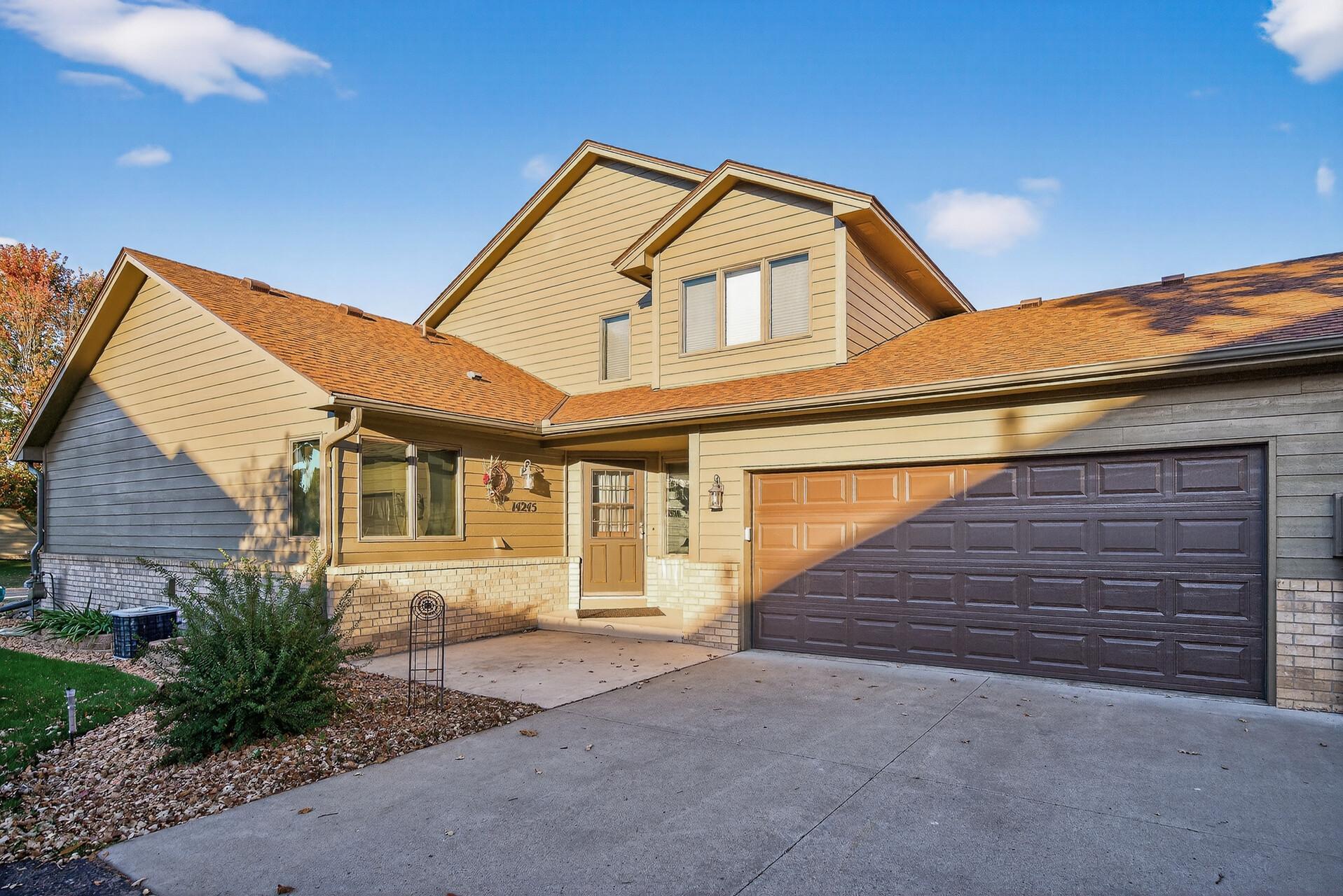 14245 Fairway Lane SE — photo
