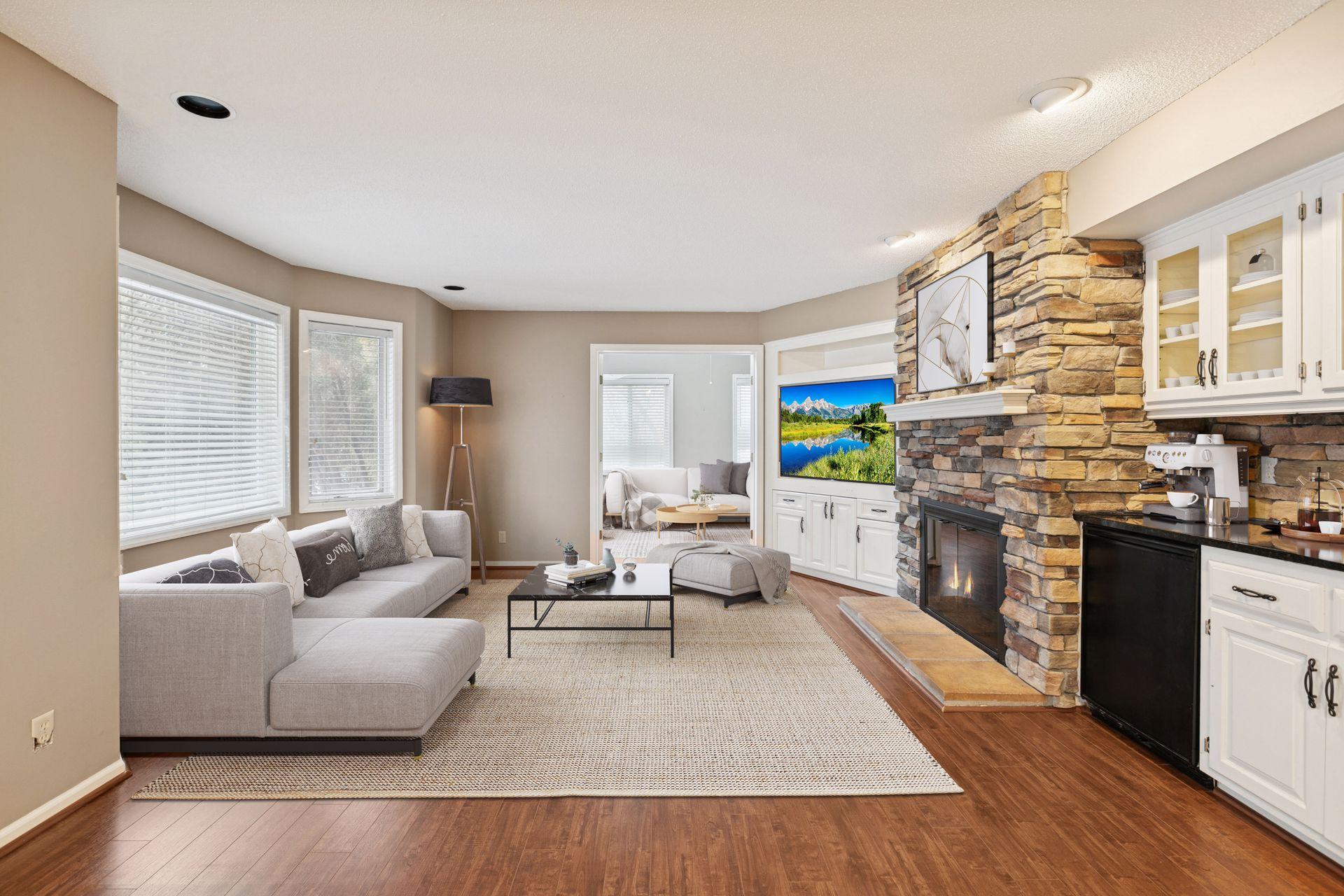 1135 Hollybrook Drive — photo