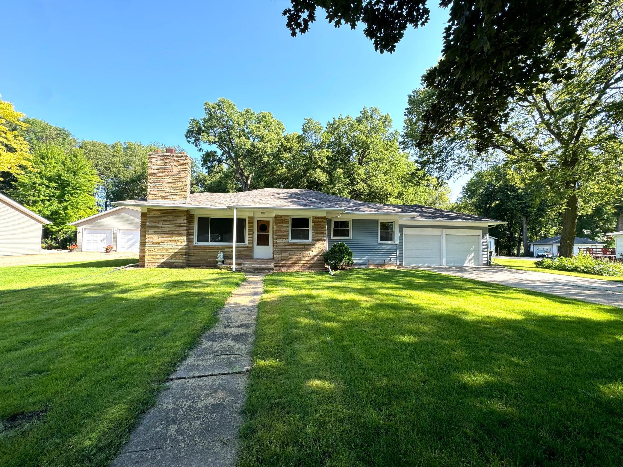 221 Woodlawn Avenue — photo