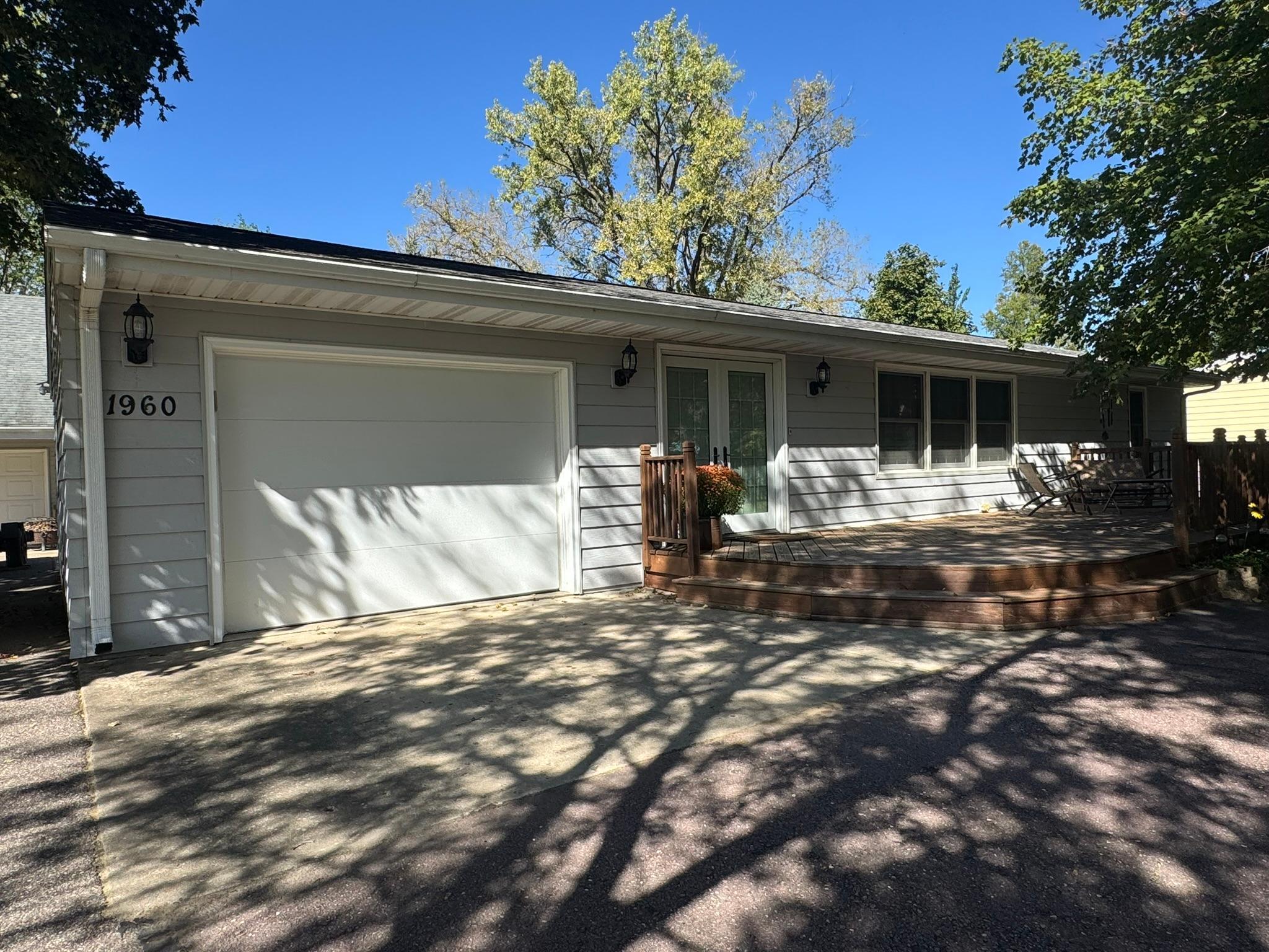 1960 Cottonwood Lake Drive — photo