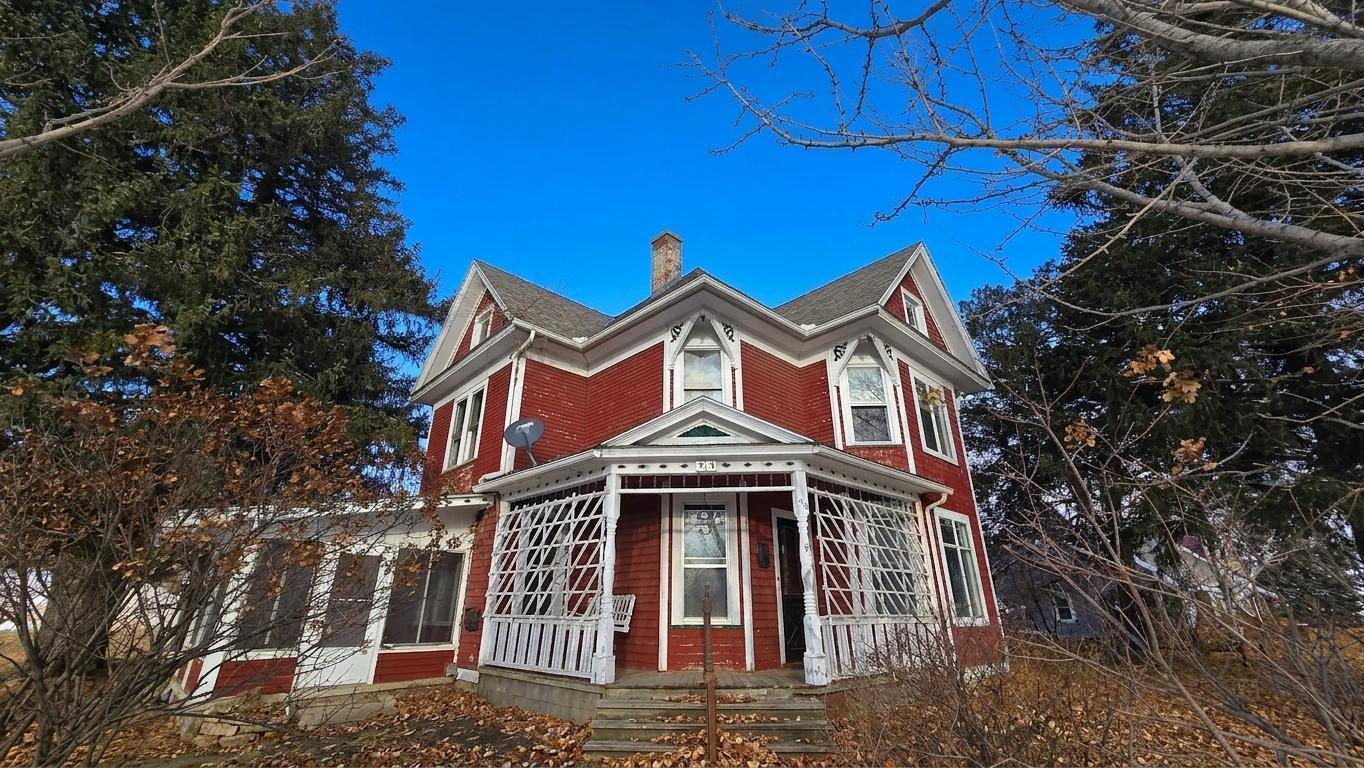 315 W Newburg Avenue — photo