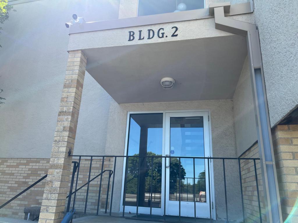 362 Elton Hills Drive NW 18 — photo