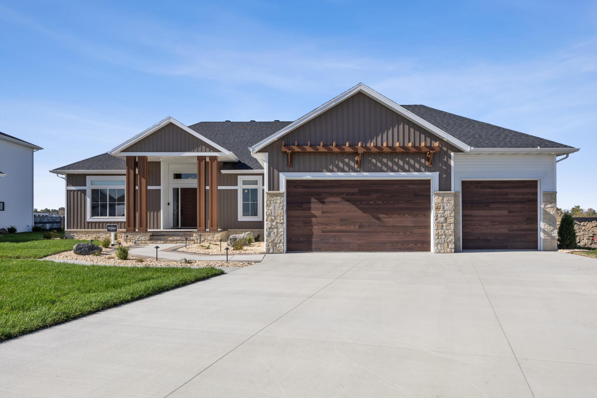 6833 Sunrise Point — photo