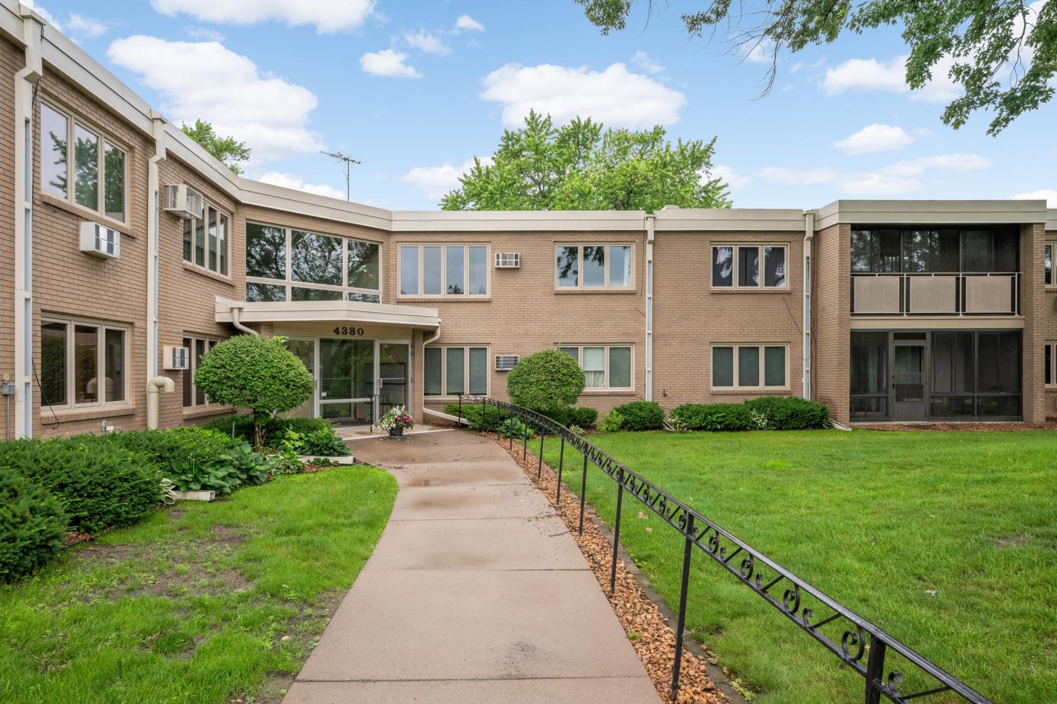 4380 Brookside Court 118 — photo