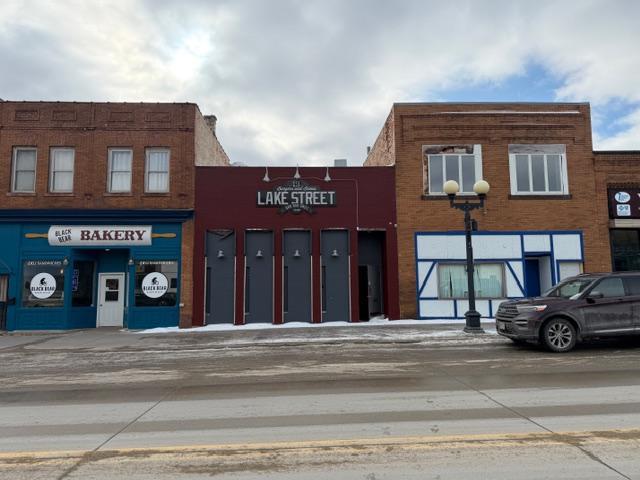 19 W Lake Street — photo