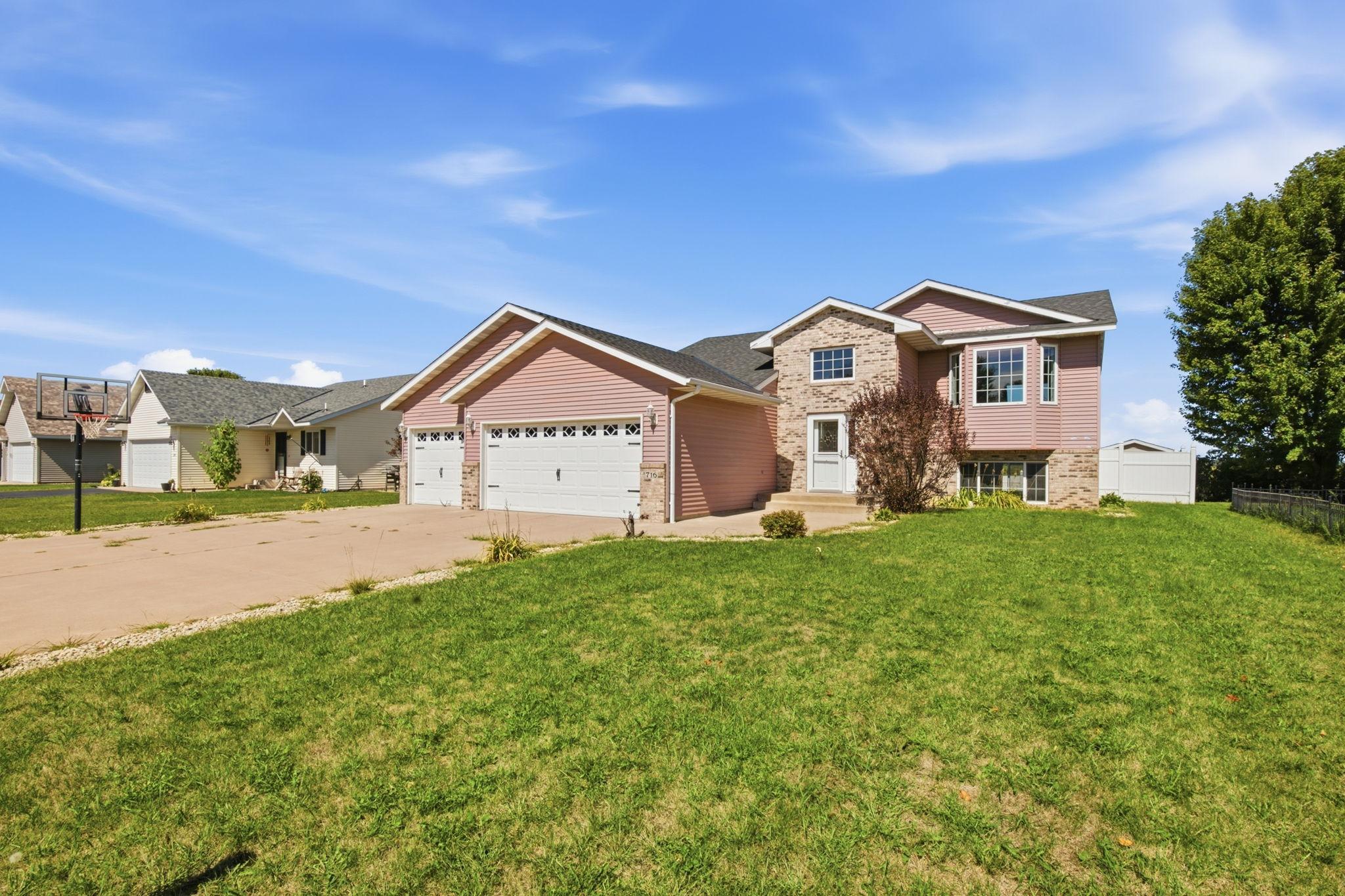 716 Ochotto Lake Drive — photo