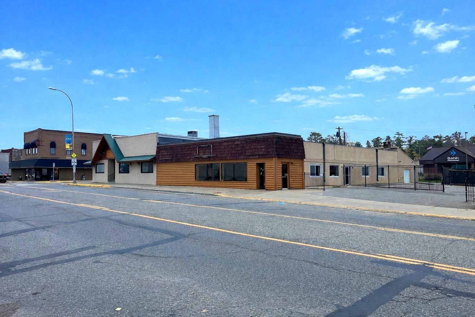 603 Minnesota Avenue W Entire Bldg — photo