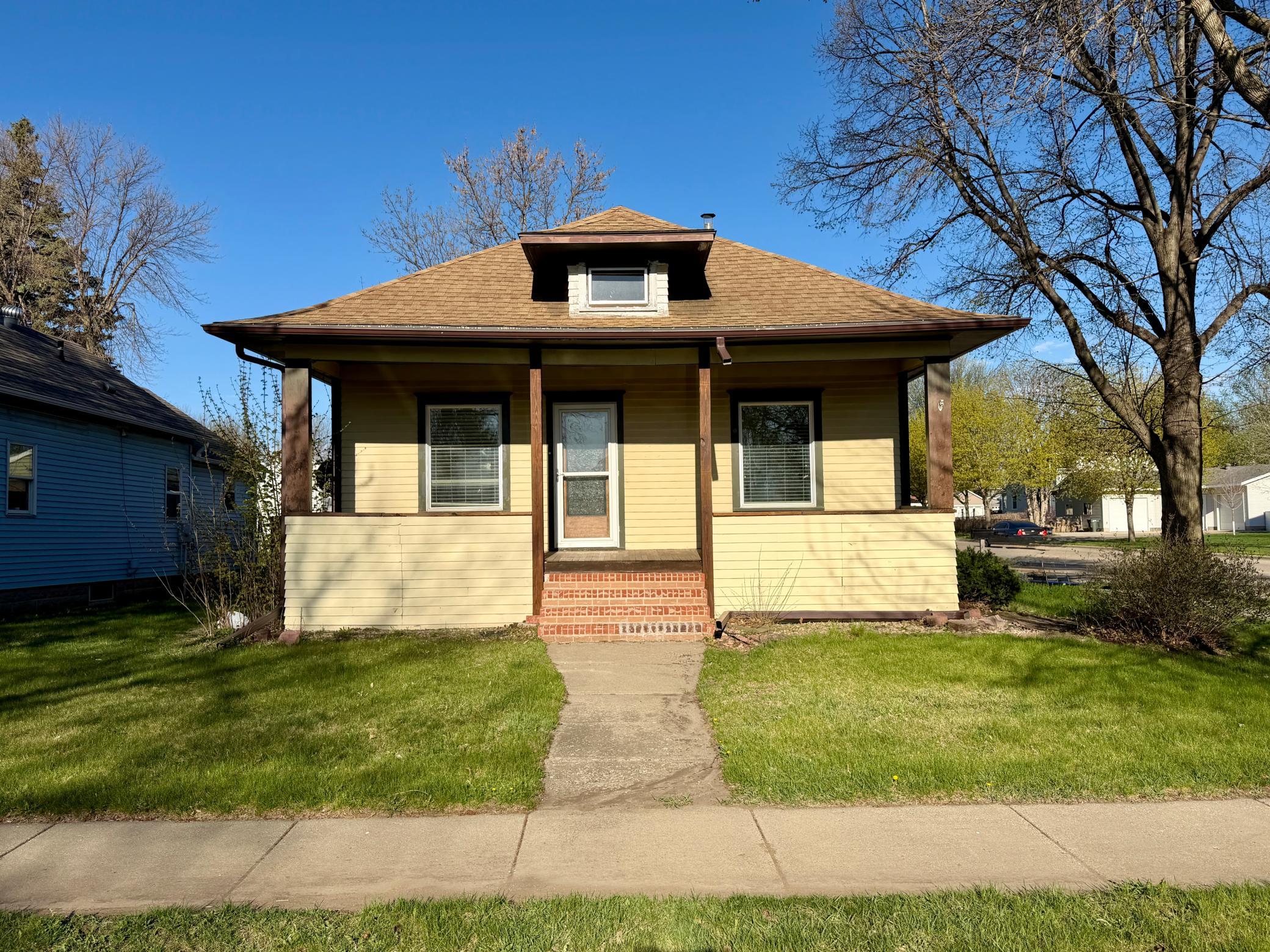 631 N Cedar Street — photo