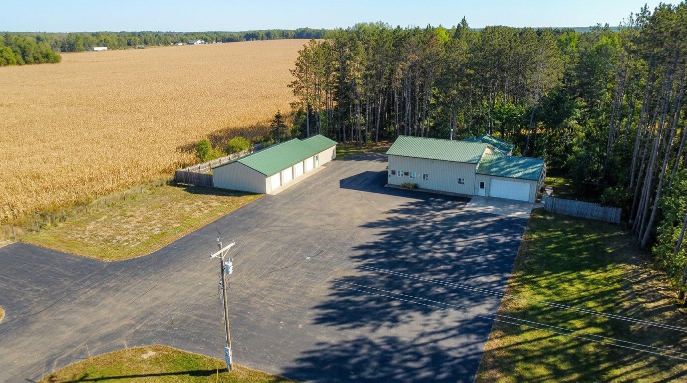 32738 US 71 — photo