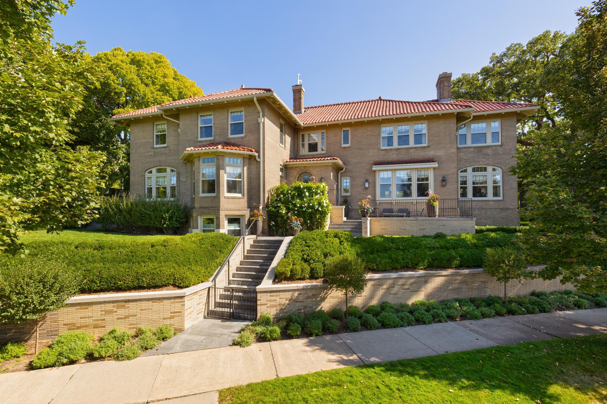 2119 E Lake Of The Isles Parkway — photo