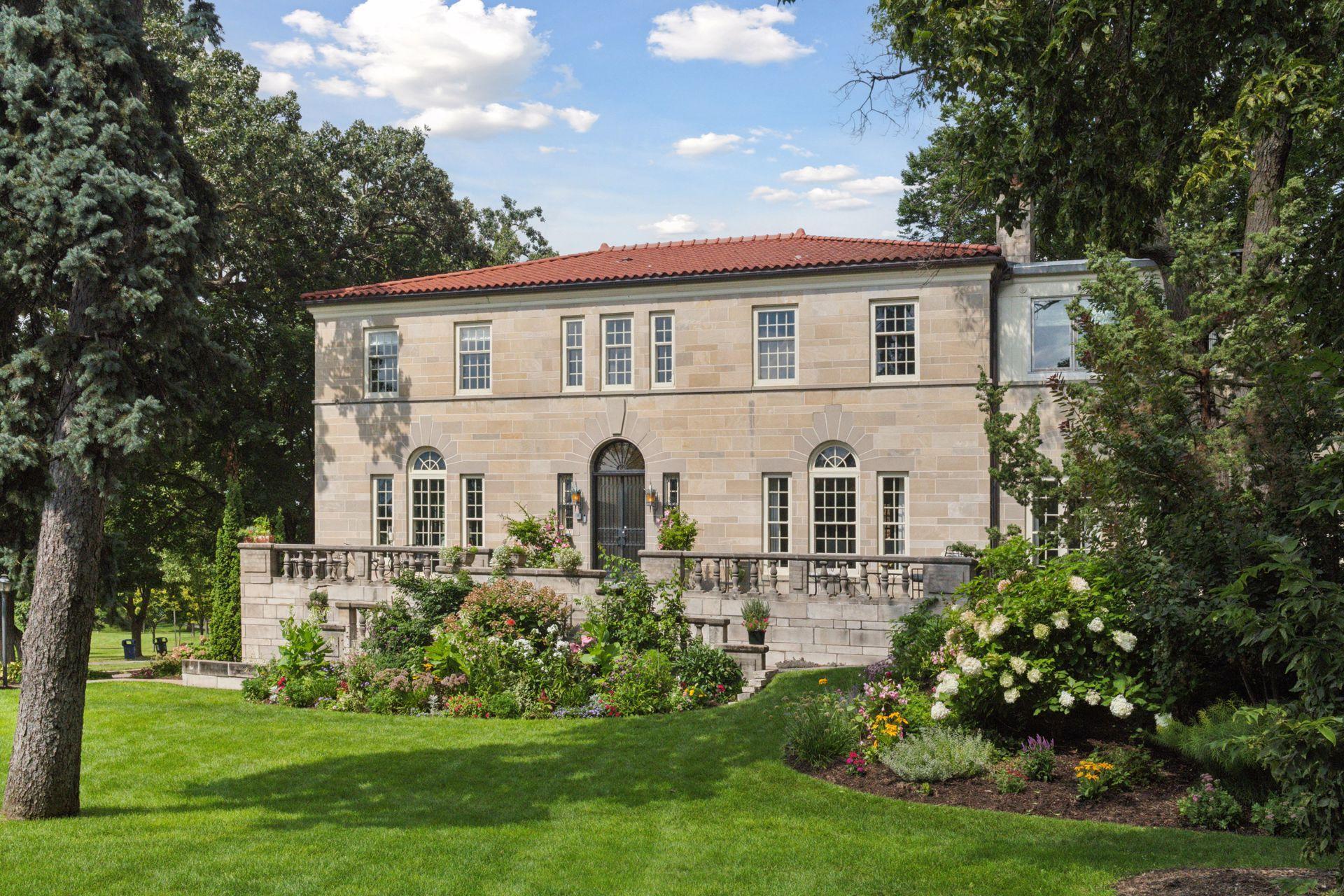 2308 W Lake Of The Isles Parkway — photo